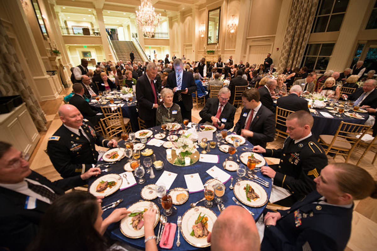 gov beebe dinner.jpg