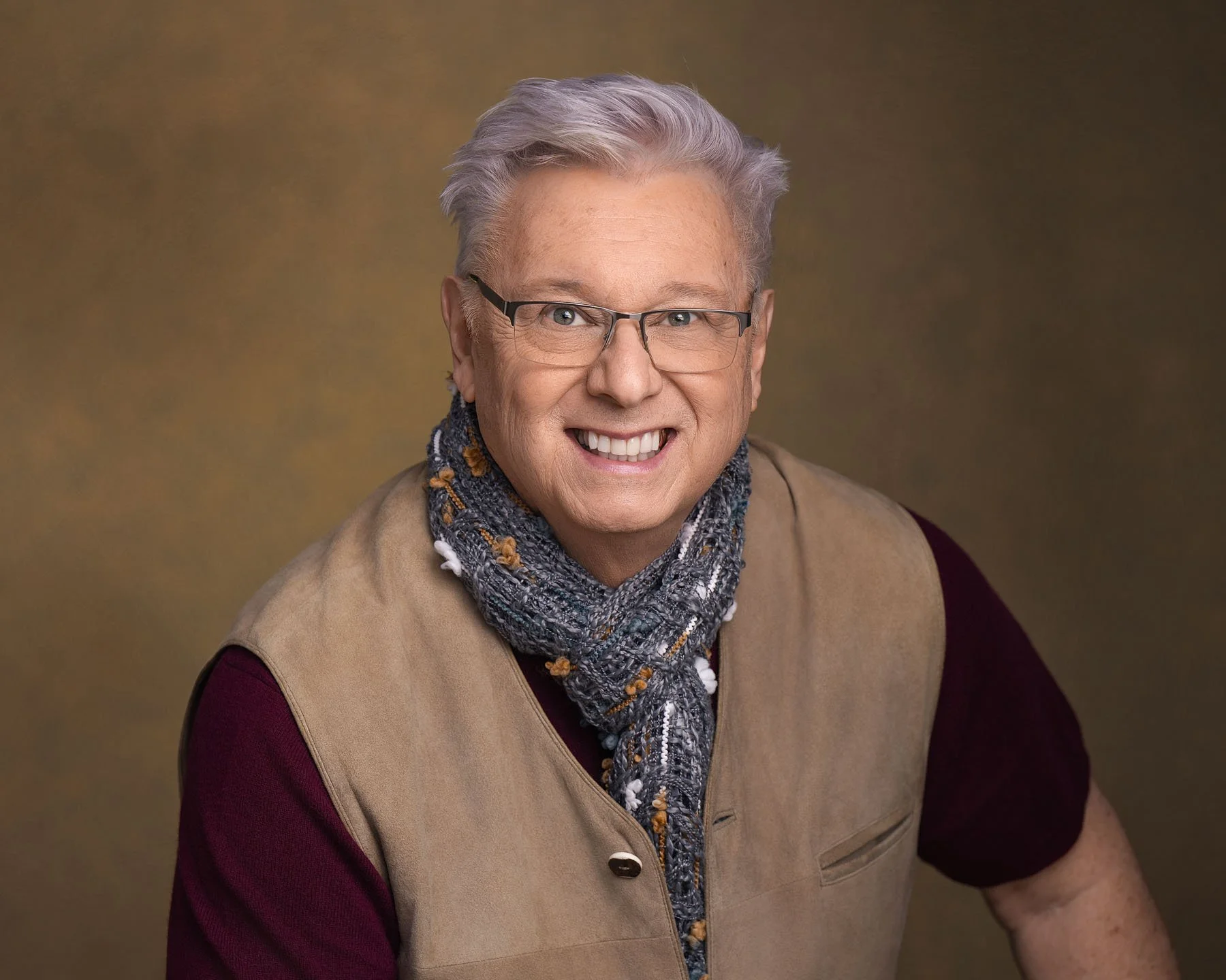 Raymond_SchuSchu_Lifestyle2_jpg.jpg