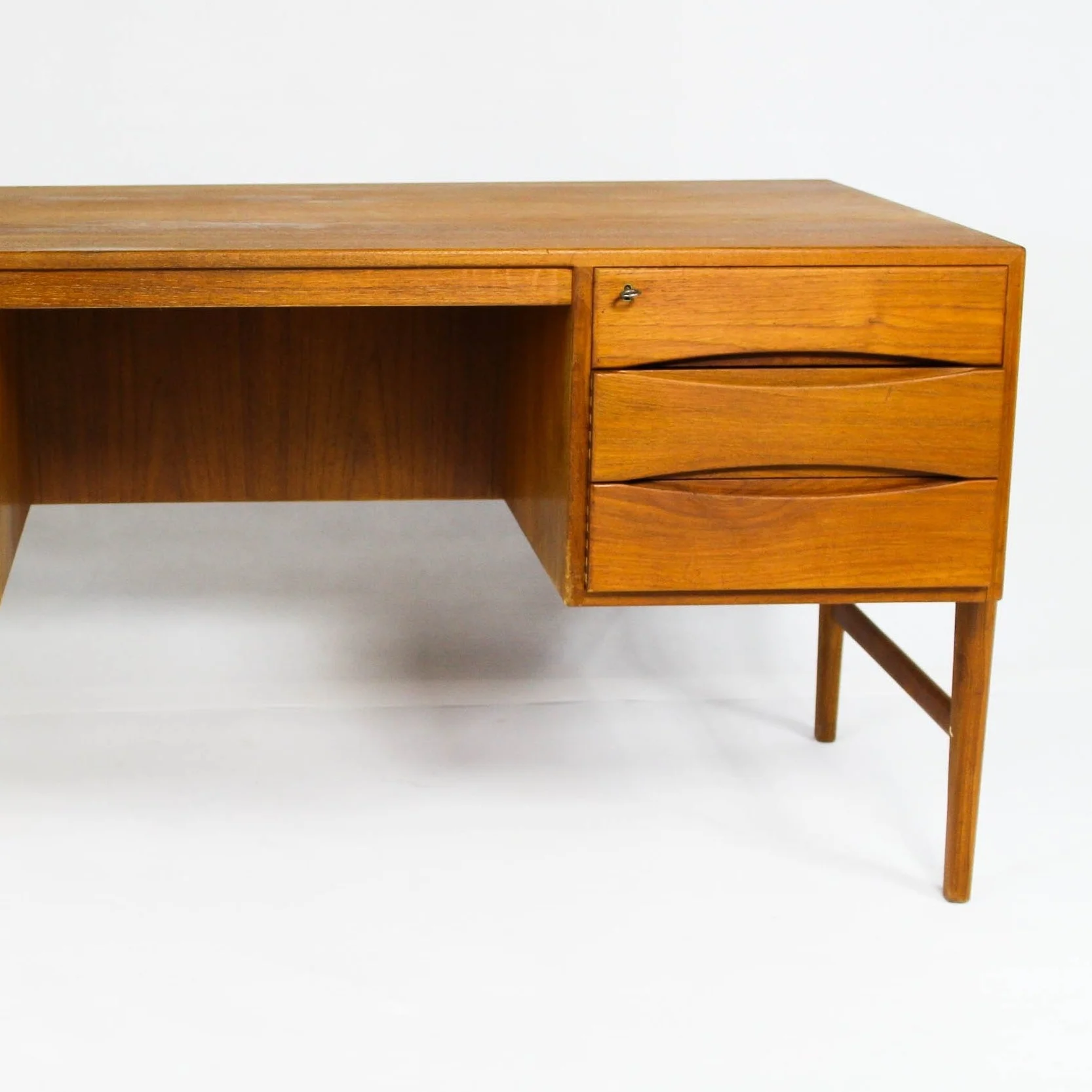 IDH furniture