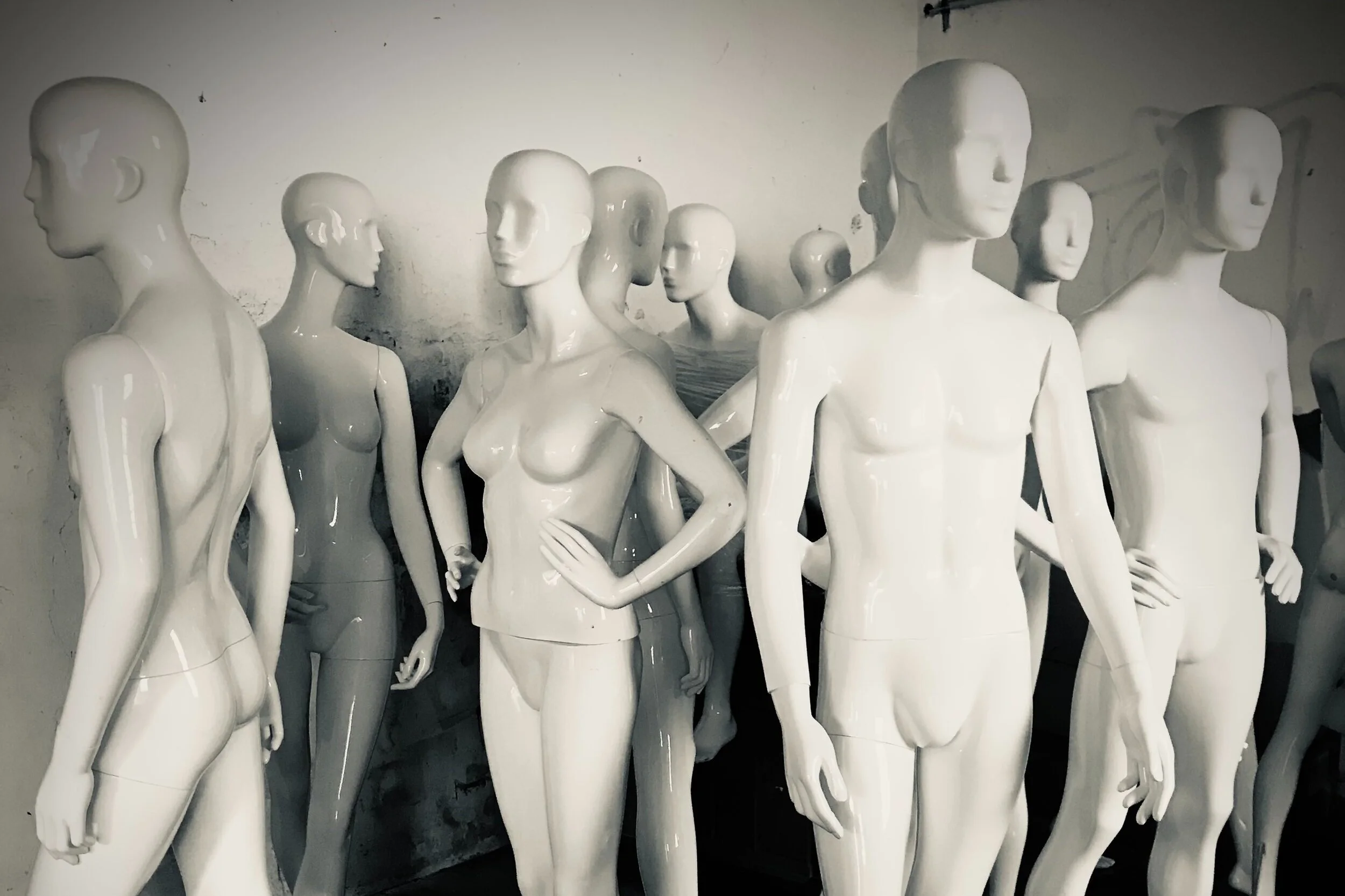 Ausschreibung Schaufensterpuppen-KUNST