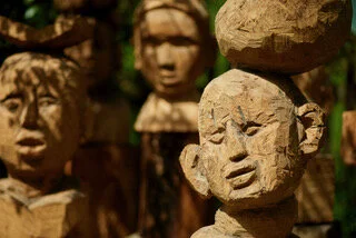 KunstBegegnung VorOrt 7.6.2021, 16.00 Uhr Kunst VorOrt mit Thomas Judisch, Ida Möller, Bettina Thierig und Vivien Thiessen, Waldzimmer in Wesloe