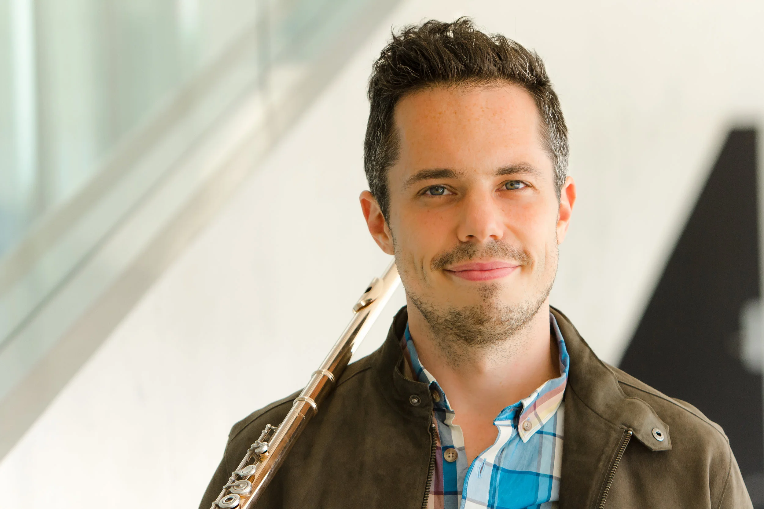 Conor Nelson, flute Appeared as soloist with the Minnesota Orchestra, the Toronto Symphony Orchestra, the Flint Symphony, and at the Banff Centre; New York recital debut at Carnegie Hall (Weill Recital Hall); Grand Prize, WAMSO Young Artist Competition; First Prize, William C. Byrd Young Artist Competition; top prizes at the New York Flute Club Young Artist Competition and the Haynes International Flute Competition; prizewinner, Fischoff, Coleman, and Yellow Springs national chamber music competitions. Chamber music performances in Carnegie Hall’s Zankel Hall, the Kimmel Center in Philadelphia, Merkin Concert Hall, The Tokyo Opera City Hall, Tokyo Bunka Kaikan Hall, and Izumi Hall, and on NHK Television (Japan); radio performances include the McGraw Hill’s Young Artist Showcase (WQXR New York), Minnesota Public Radio, and WGBH Boston Public Radio; festival appearances include the OK Mozart, Skaneateles, Cooperstown, Yellow Barn, Look and Listen (NYC), Norfolk, Aspen, Brevard, Green Mountain, and Chesapeake festivals; performed on the Schneider Concerts (NYC) with pianist Claude Frank and is a regular guest at the Chamber Music Quad Cities series; has worked with the Detroit Symphony, the Orchestra of St. Luke’s, and the Tulsa Symphony.