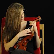 Rebecca Anderson (concertmaster) Violinist Rebecca Anderson is a versatile soloist and chamber musician who strives to bring intimate and direct musical experiences to a wide variety of audiences. Recent performances range from solo appearances with the Philadelphia Orchestra, contemporary music premieres with A Far Cry and eighth blackbird, and collaborative projects with Questlove and Ben Folds. Ms. Anderson is a violinist of the Vera Quartet, recently awarded Grand Prize of the Plowman and Yellow Springs chamber music competitions. Winners of the 2018 Astral Artists National Auditions, the Vera Quartet is currently the String Quartet in Residence at the Curtis Institute of Music.