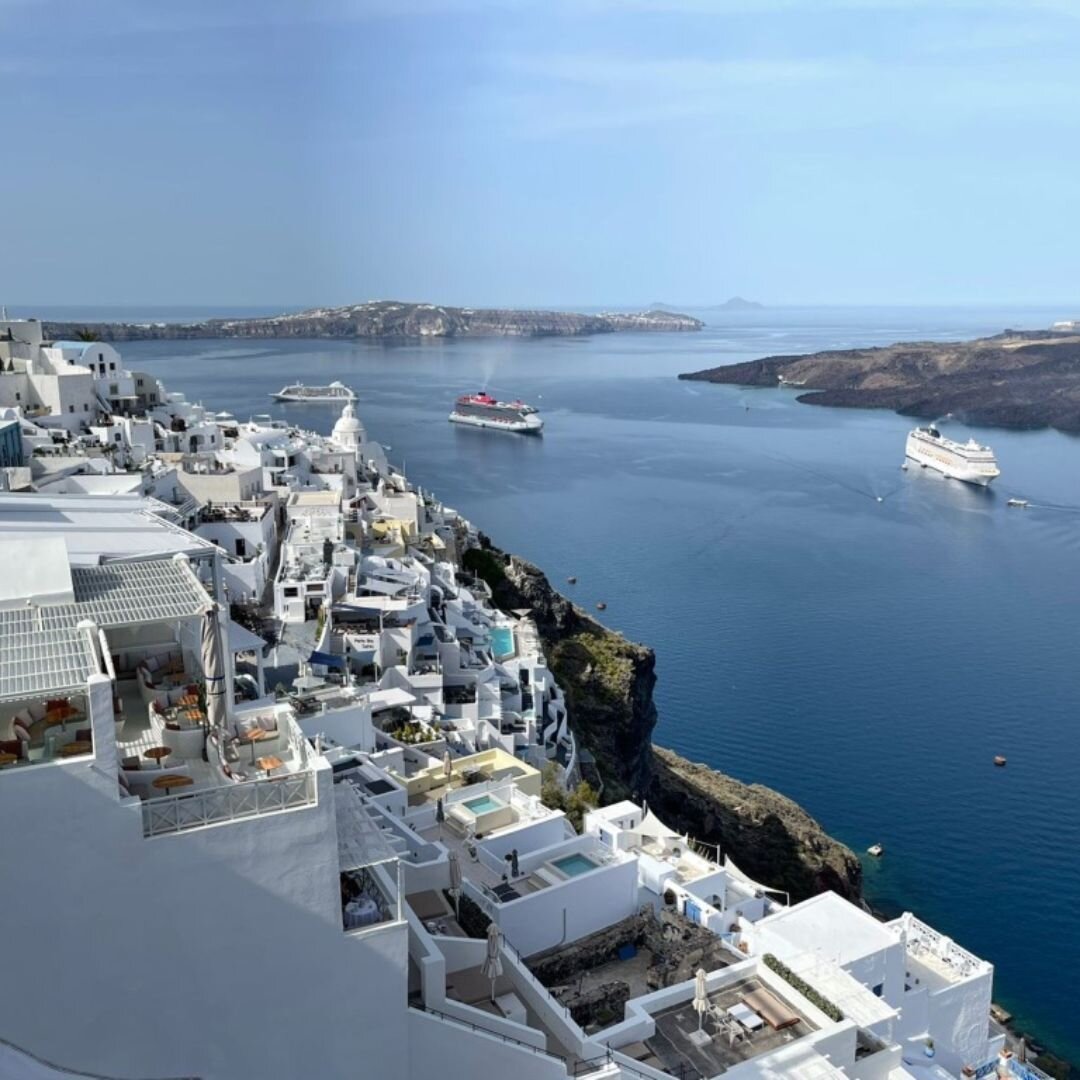 ✨View from the terrace where we'll be painting this May (May 22-29, 2024 with Artist William Graf) to SANTORINI ISLAND?
🎨Get your palette and come join us! 
👉👉👉ONLY 2 SPOTS LEFT!👈👈👈