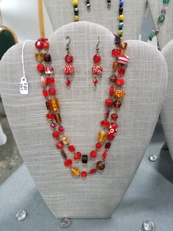 Multi-red Necklace and Earring Set 