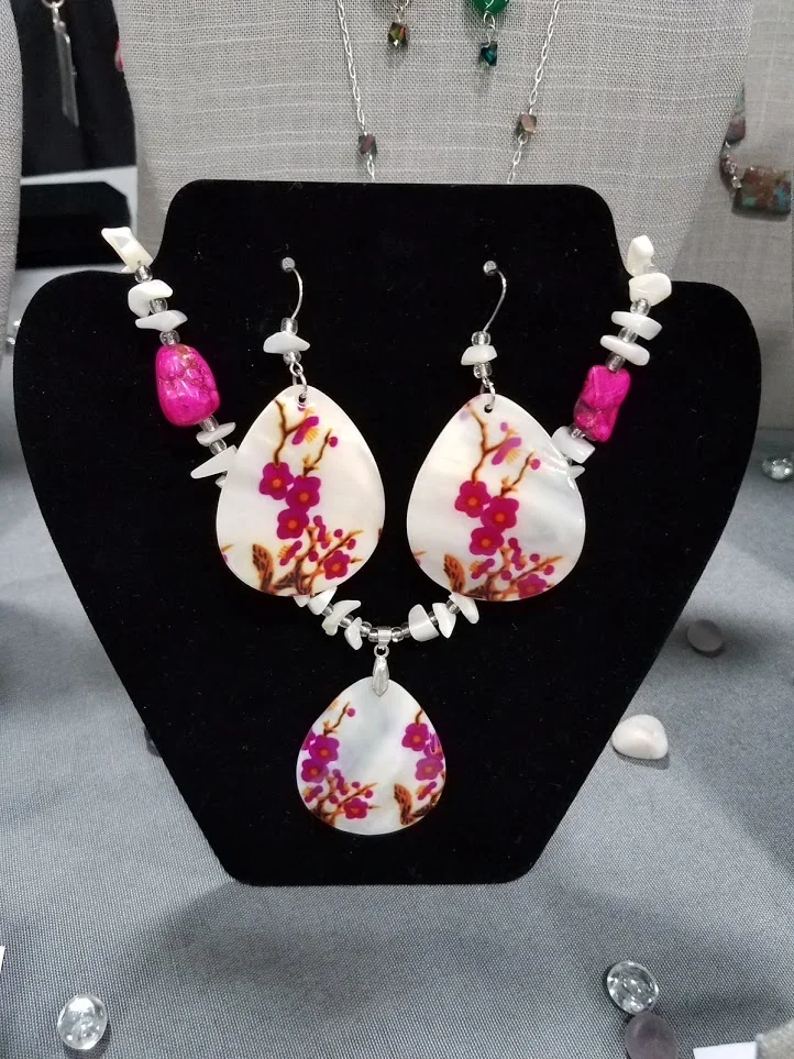 Painted Mother-of-pearl Set