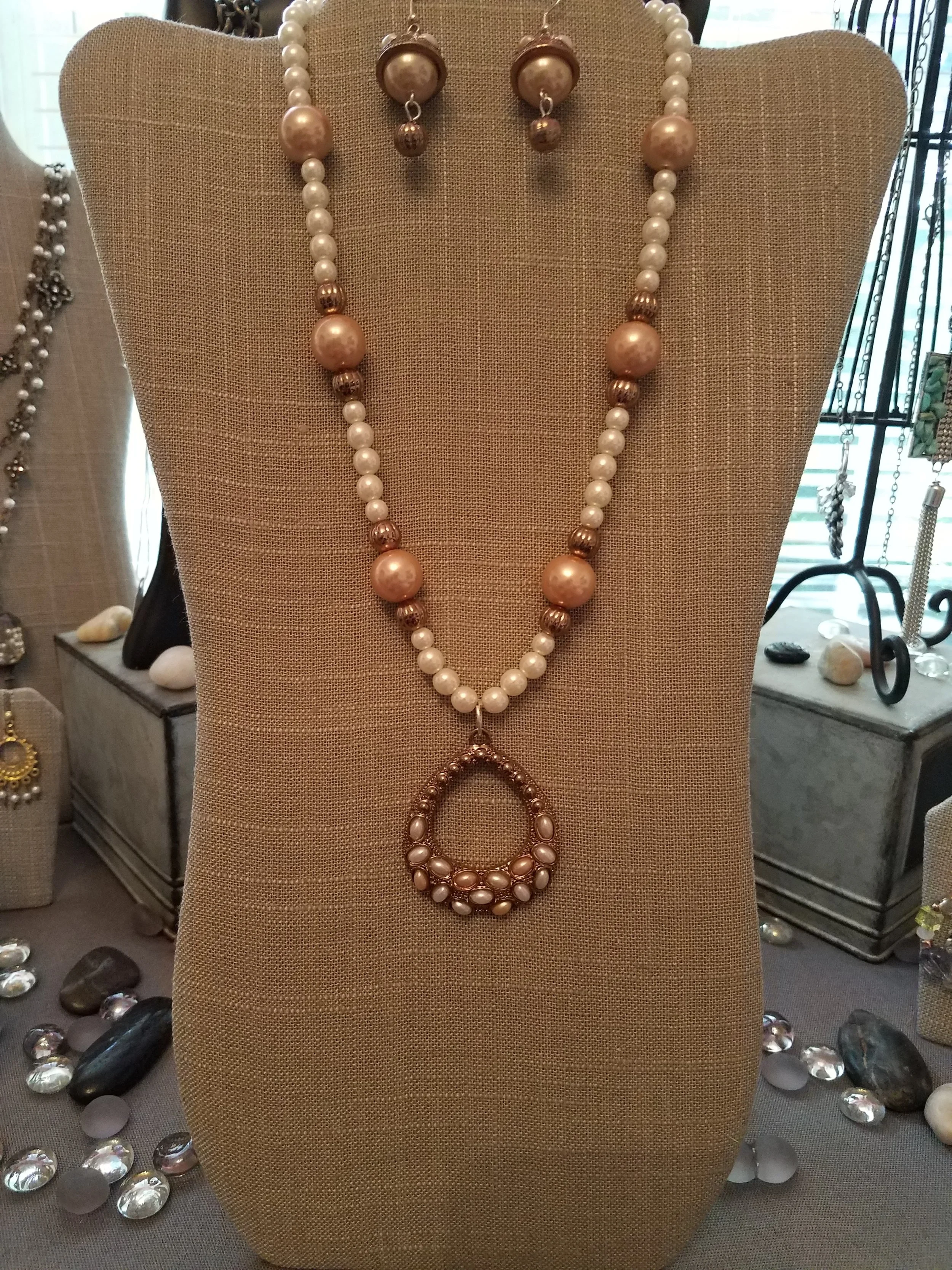 Peach and white faux pearls with copper beads set 20-22”