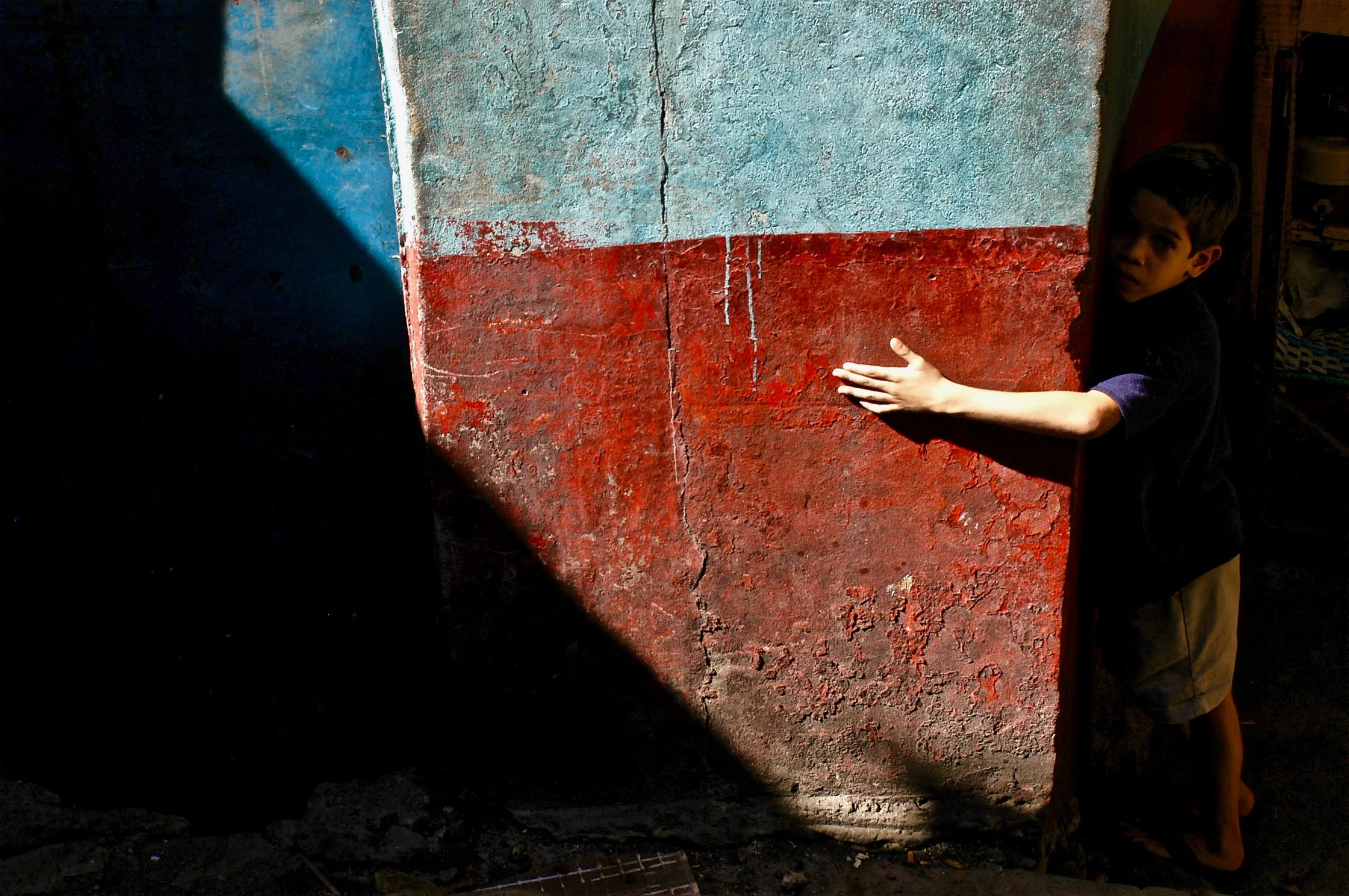 Untitled, from ‘To Be Alone in the Company of Others’, archival pigment © 2010 Gusmano Cesaretti Ref: AloneInCompany18 ALL IMAGES AVAILABLE FOR SALE Please email us with the specific Ref # for quote.