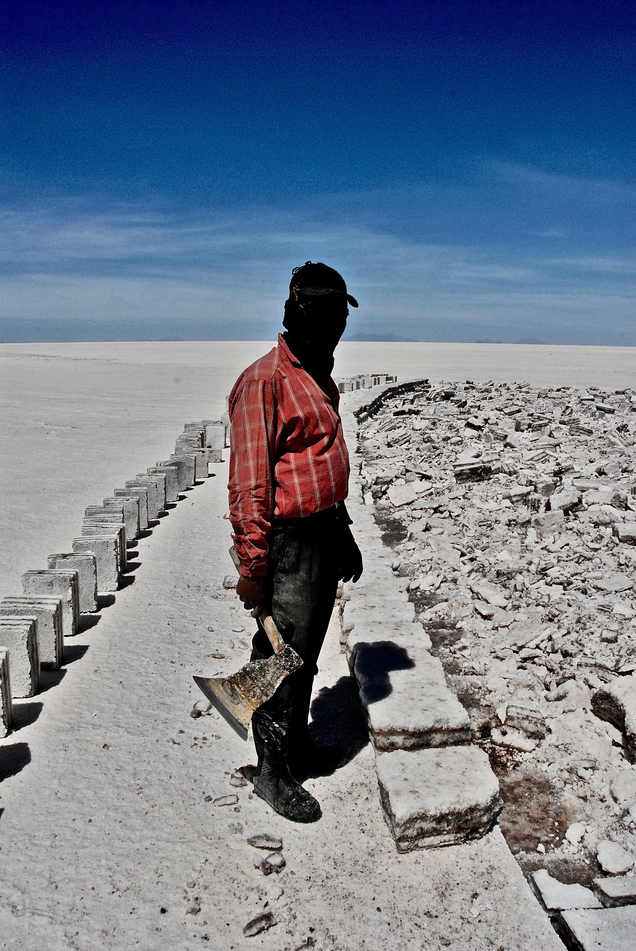 Untitled, from ‘To Be Alone in the Company of Others’, archival pigment © 2010 Gusmano Cesaretti Ref: AloneInCompany38 ALL IMAGES AVAILABLE FOR SALE Please email us with the specific Ref # for quote.
