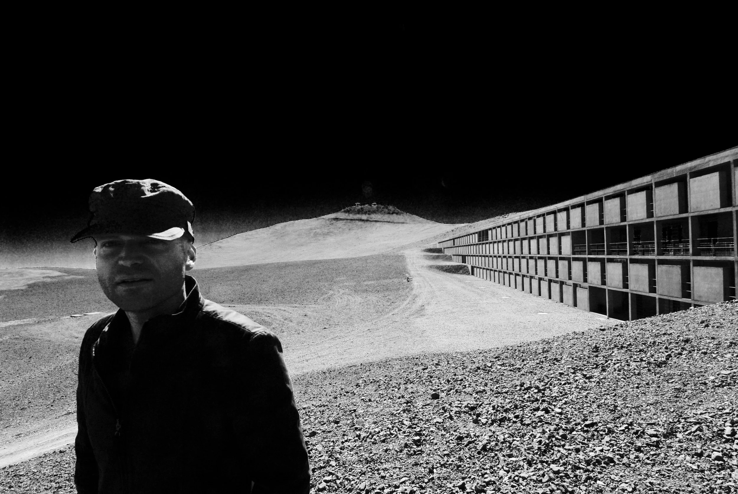 Untitled, from ‘To Be Alone in the Company of Others’, archival pigment © 2010 Gusmano Cesaretti Ref: AloneInCompany213 ALL IMAGES AVAILABLE FOR SALE Please email us with the specific Ref # for quote.