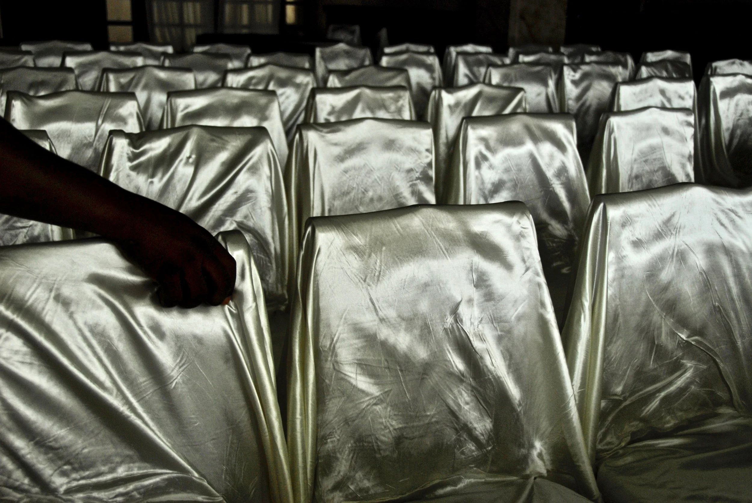 Untitled, from ‘To Be Alone in the Company of Others’, archival pigment © 2010 Gusmano Cesaretti Ref: AloneInCompany236 ALL IMAGES AVAILABLE FOR SALE Please email us with the specific Ref # for quote.