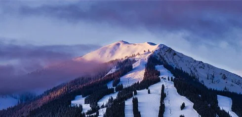 Discover a private jet charter to Aspen.