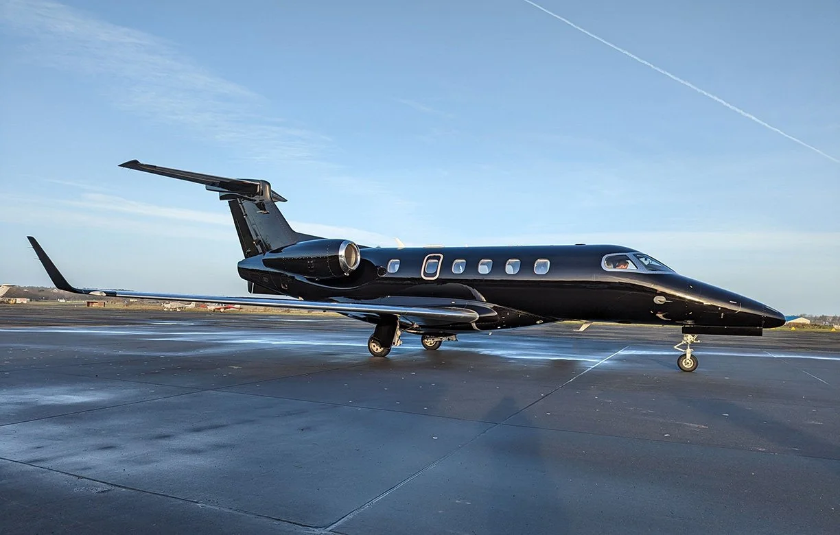 Phenom 300 light jet