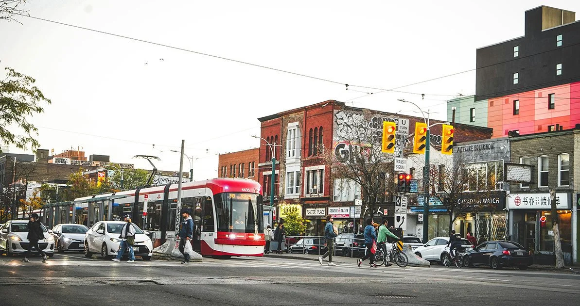Toronto-downtown-street-scene