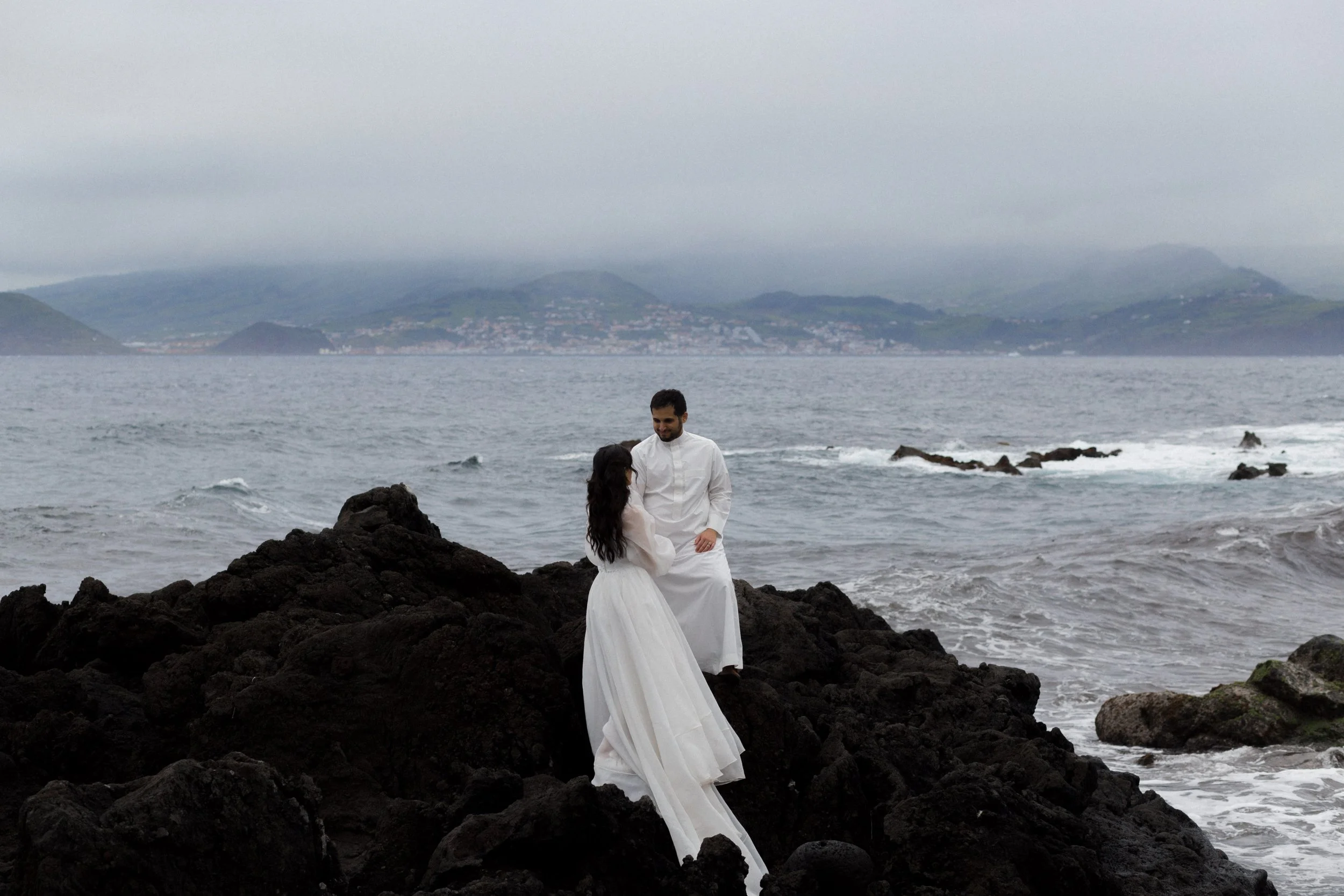 ROMANTIC HONEYMOON PHOTOS
