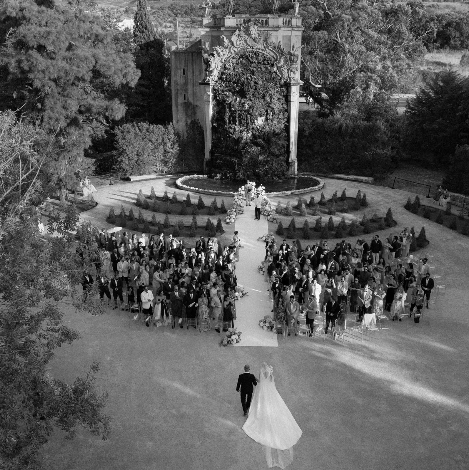 A REFINED QUELUZ PALACE WEDDING IN PORTUGAL