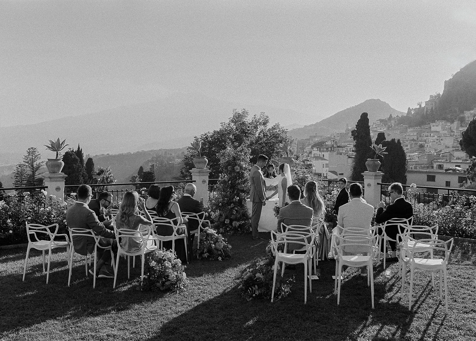 2023_GRANDHOTELTIMEO_JESSICACHRIS_CEREMONY_007.jpg