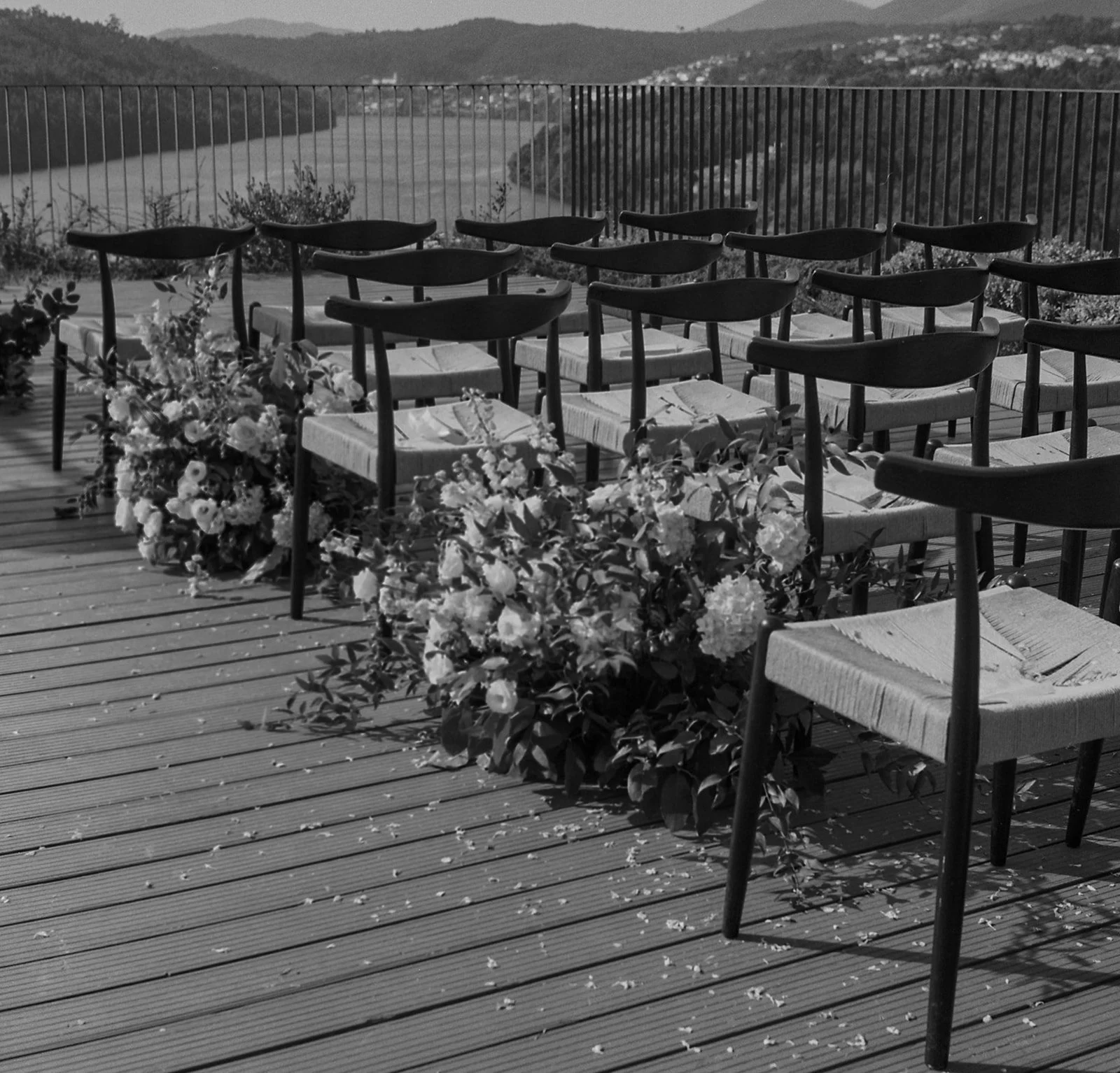INTIMATE WEDDINGS AND MICRO-WEDDINGS IN PORTUGAL: WHAT CHANGES WHEN THE GUEST LIST IS SMALL