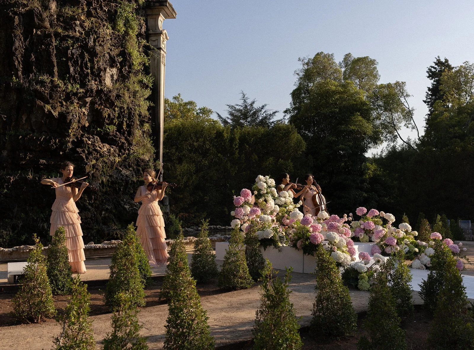 [brief description] [venue] [country] — The Lopes Photography