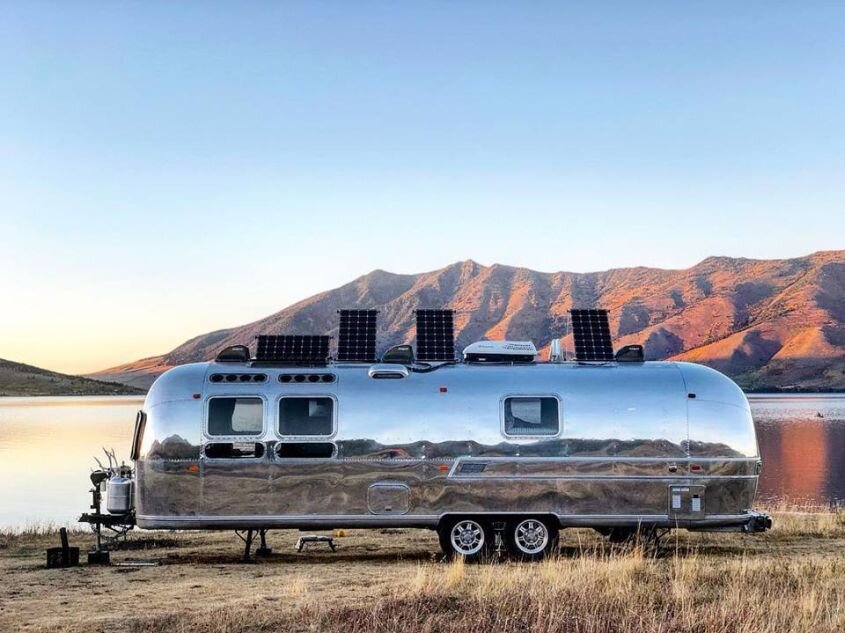 This-Renovated-Airstream-Trailer-Houses-a-Family-of-Six_29.jpeg
