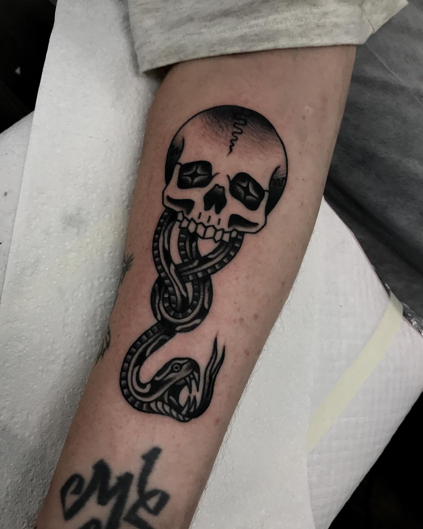 I did this Dark Mark tatt on @isaacflaherty from @satincali a while back. Turns out they&rsquo;re awesome, you should definitely give them a listen!
.
.
.
#Boldtattoos #radtrad #besttradtattoos #tradworkers #boldtattooart #sydneytattooist #thirroulgu