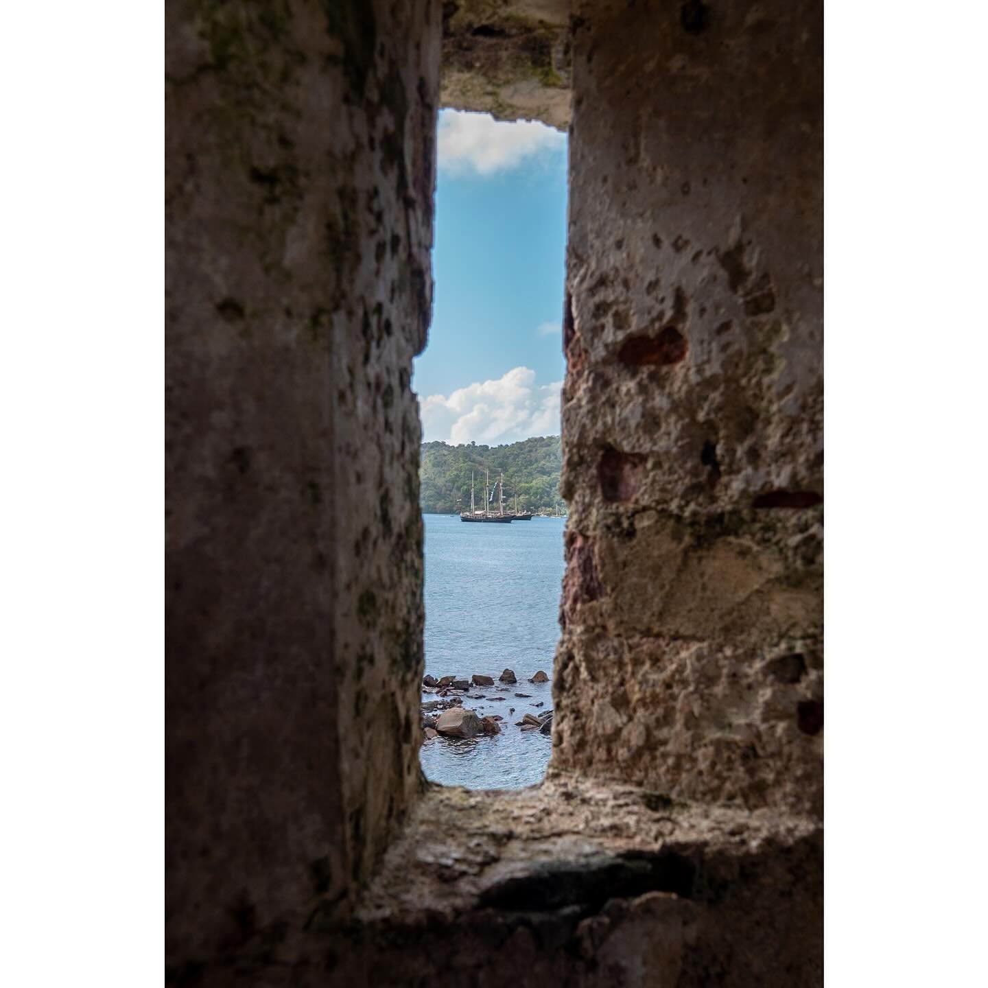 66/365 \ &ldquo;The story goes that Columbus christened Portobelo with its name as soon as he saw it.&rdquo;

#gx85 #panama