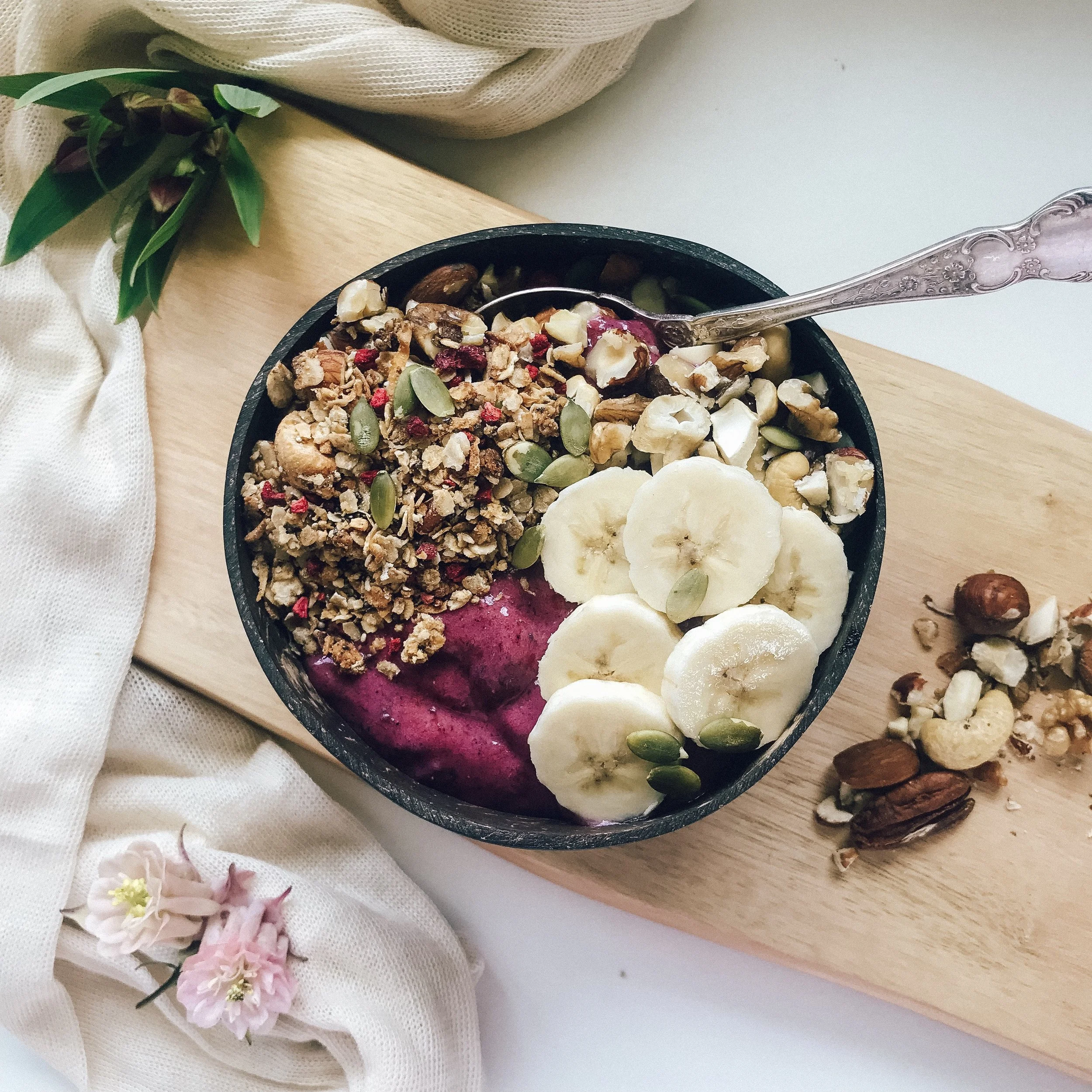 Boysenberry &amp; Banana Smoothie Bowl
