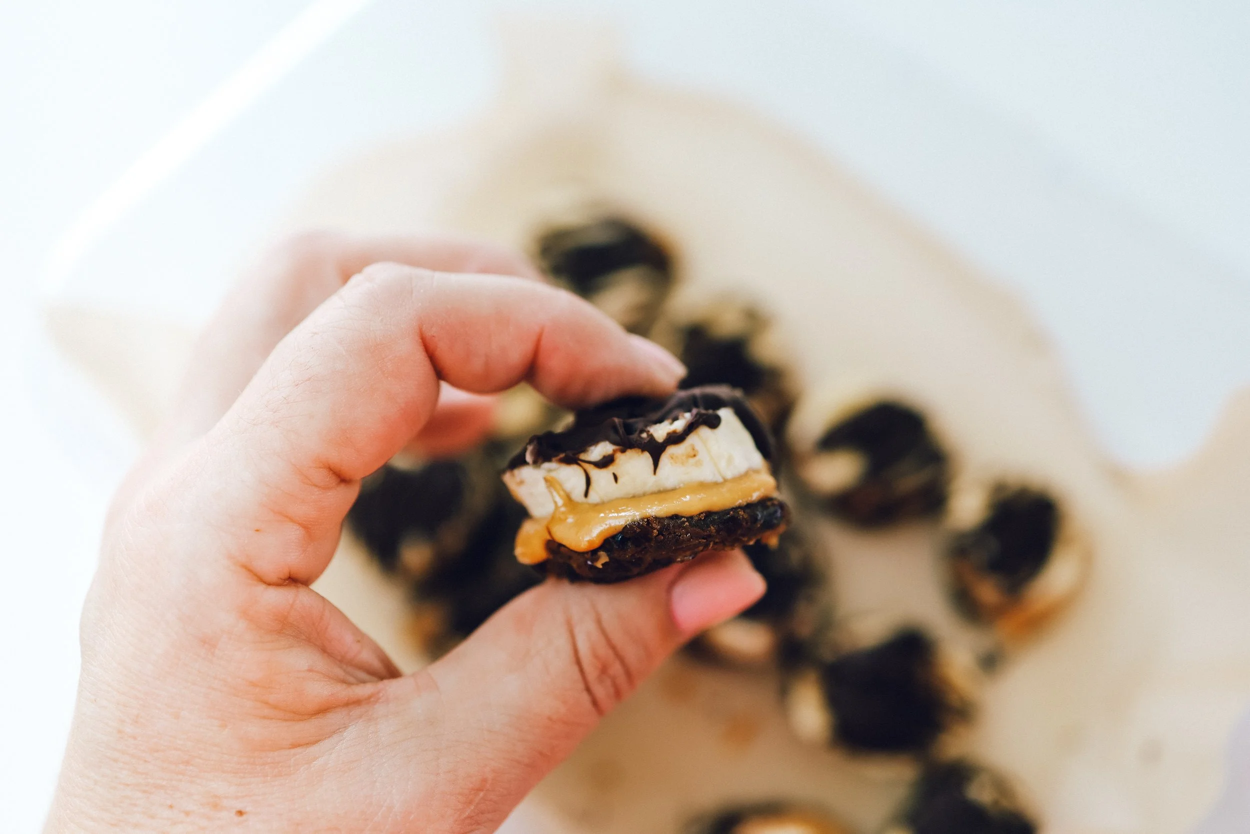 Date, Banana &amp; Peanut Butter Chocolate Bites