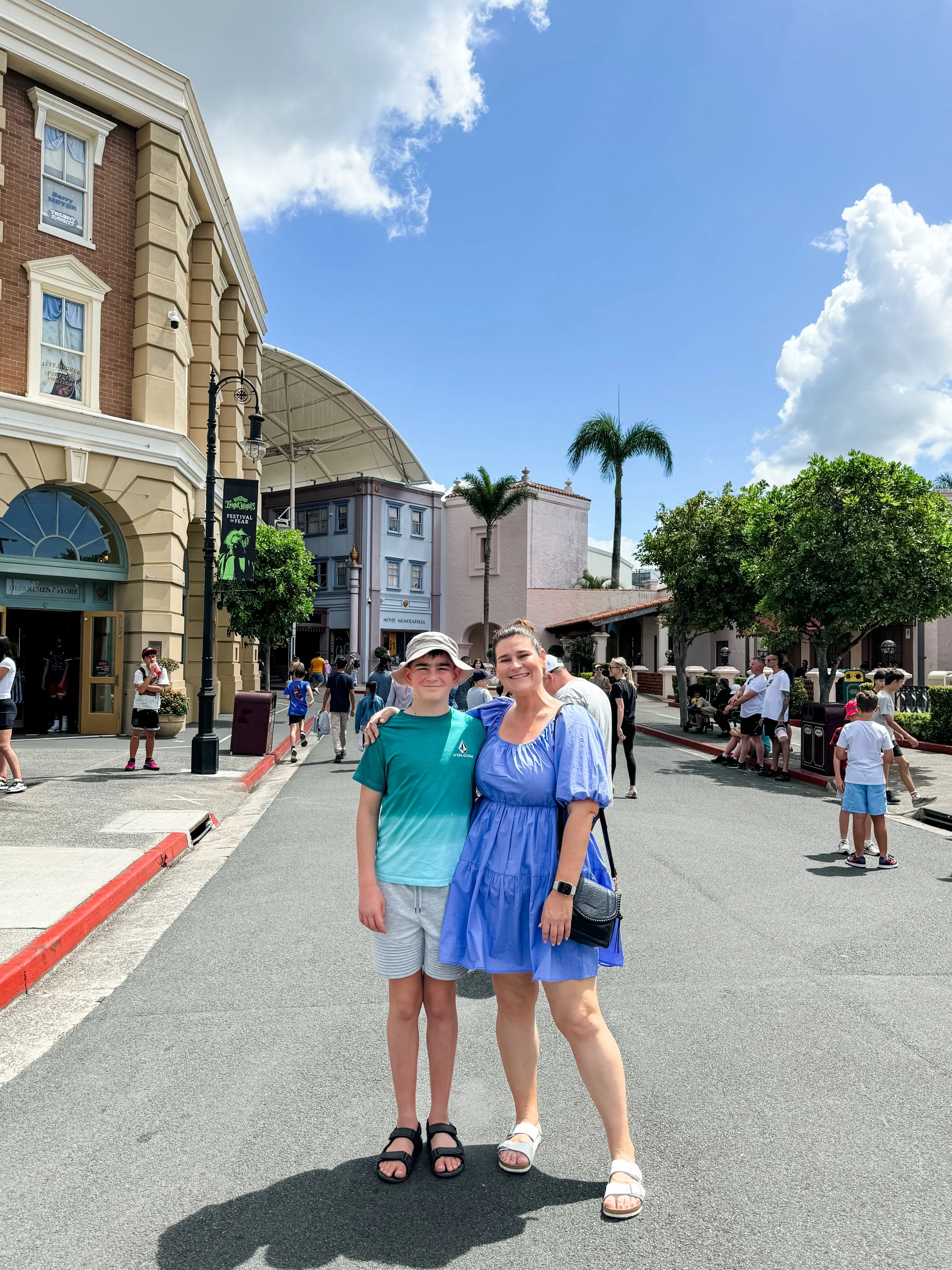 Gold Coast Theme Park Hacks: Essential Tips for Family Fun at Movie World and Wet'n'Wild!