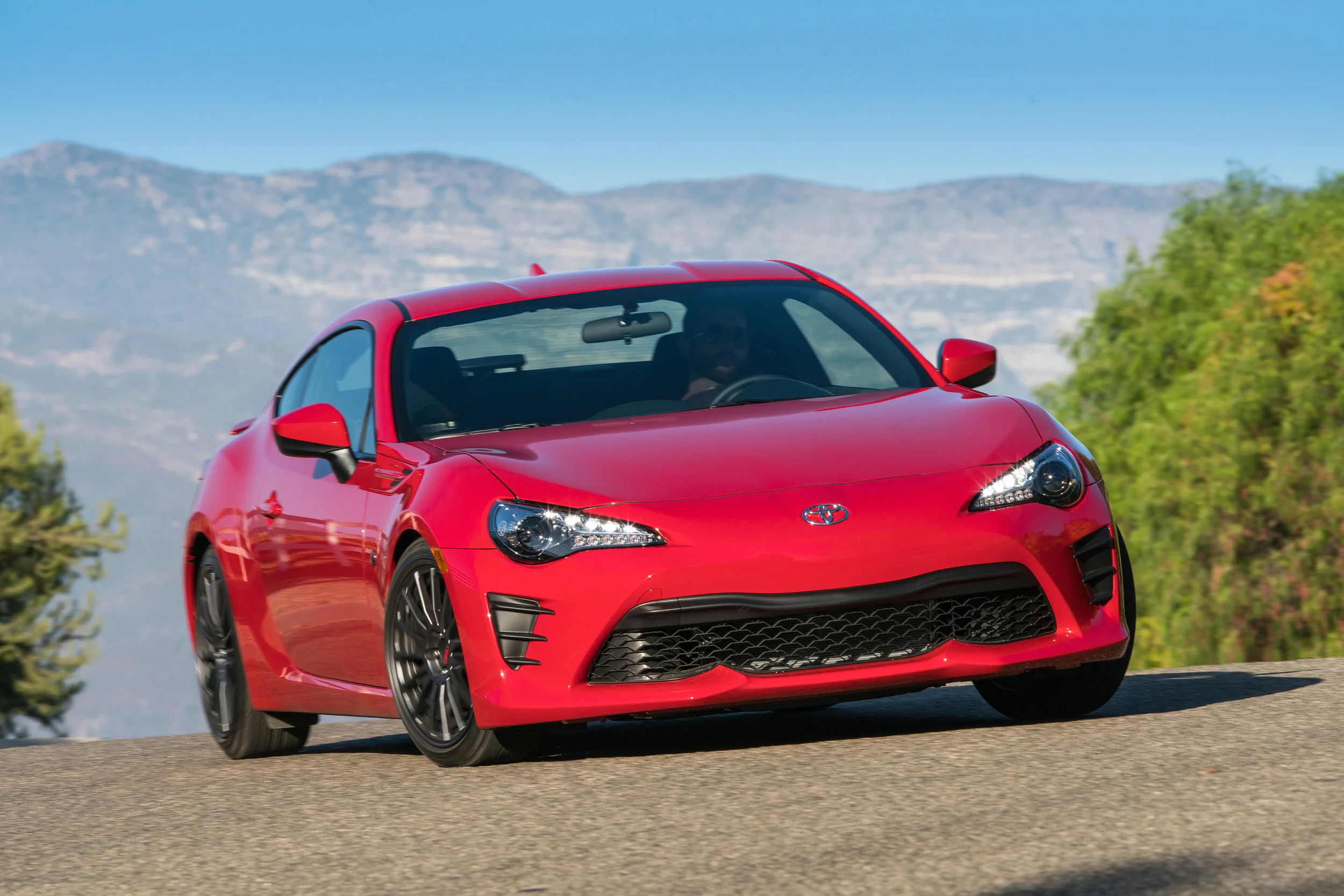 2017_Toyota_86_014_0FCBBDD80BC4B6EFFA0EB801DBABCED625431E22.jpg