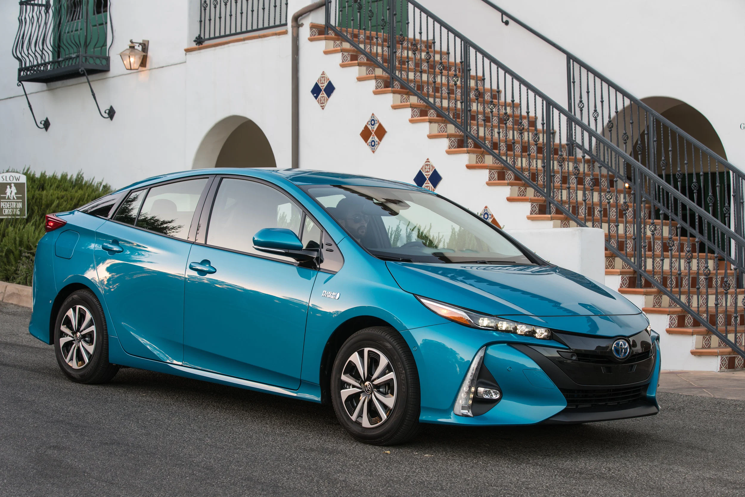 2017_Toyota_Prius_Prime_Advanced_012_618A2F6C7723B89EA27F1D170575E2714C25E6F0.jpg