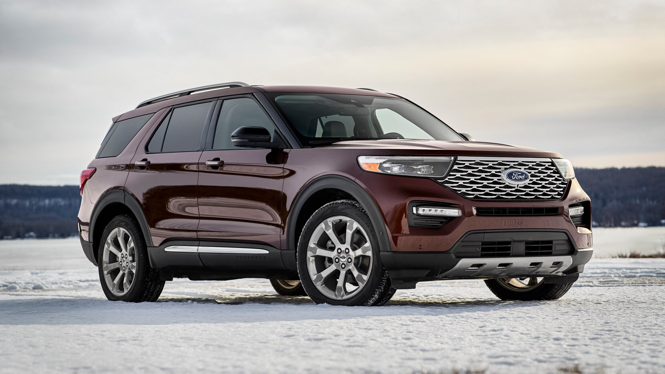 4-Ford-Explorer-Platinum.jpg