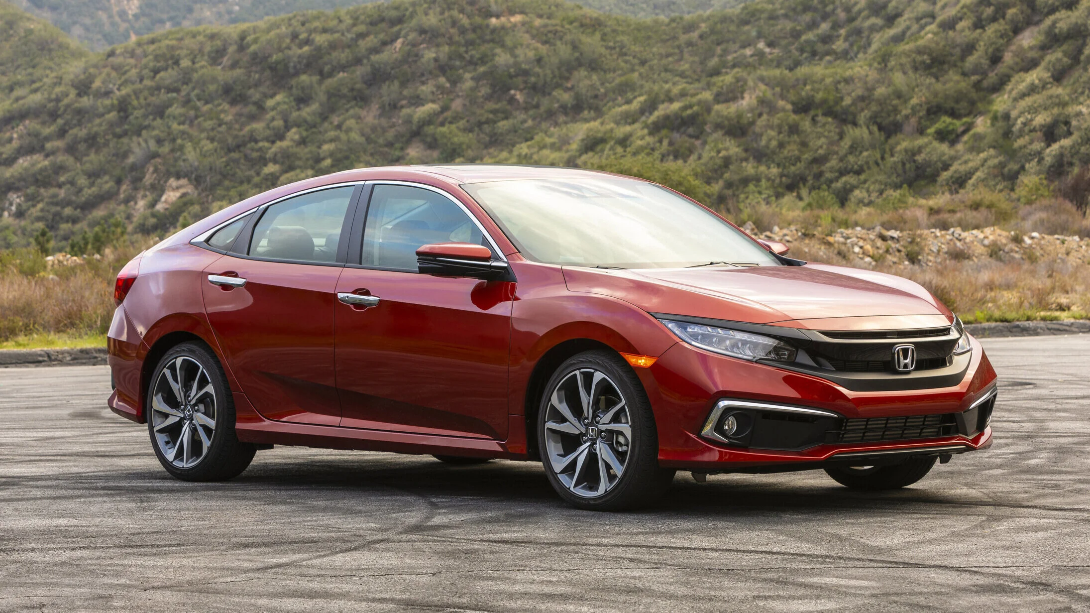 2019_Honda_Civic_Sedan_Touring__032.jpg