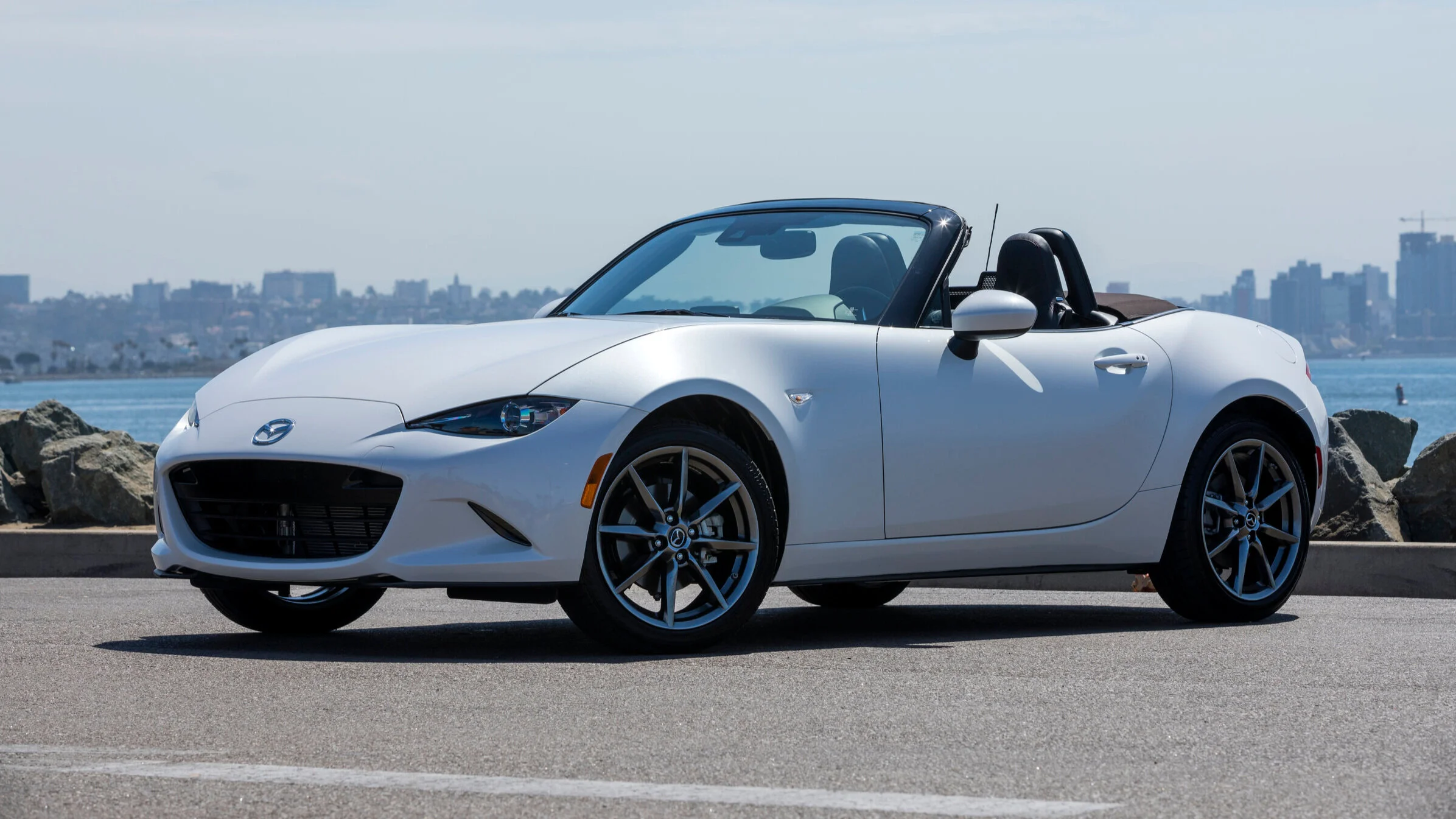 2019_Mazda_MX-5_Miata_49.jpg