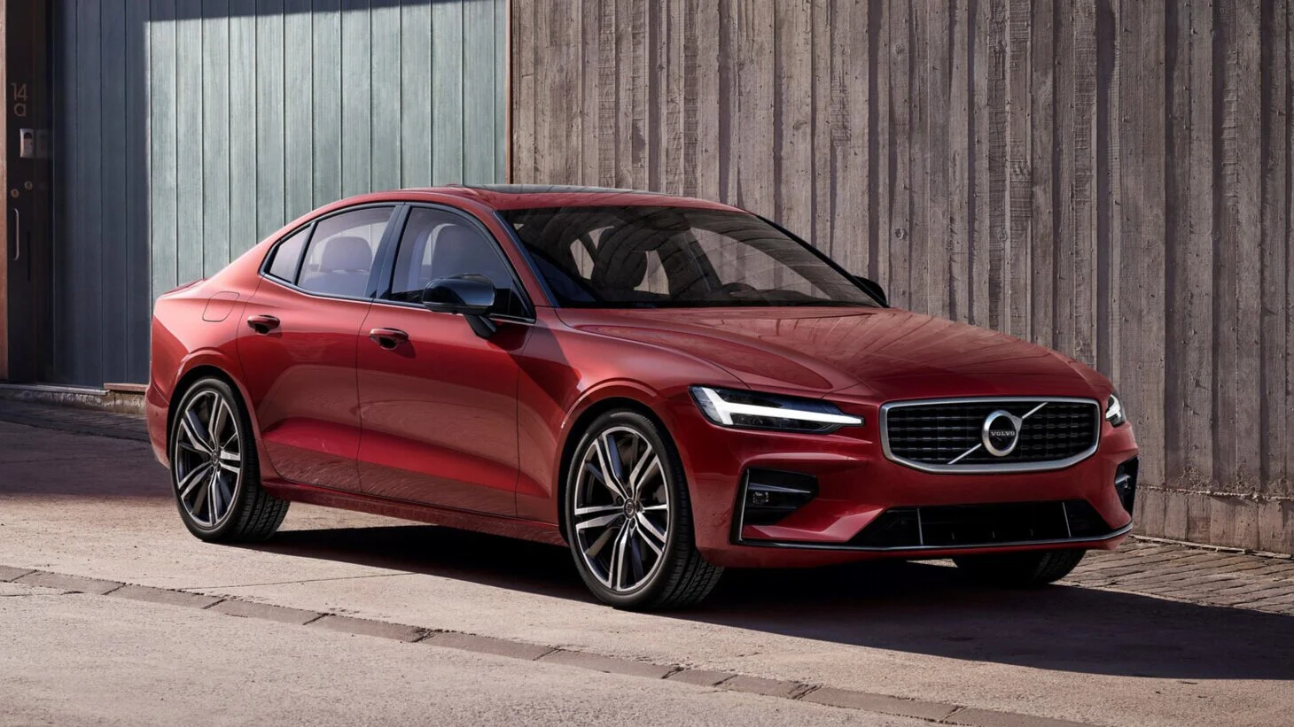 230848_New_Volvo_S60_R-Design_exterior.jpg