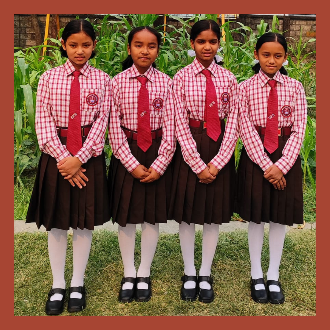 Schulausrüstung für ein Kind im Yangri-Tal