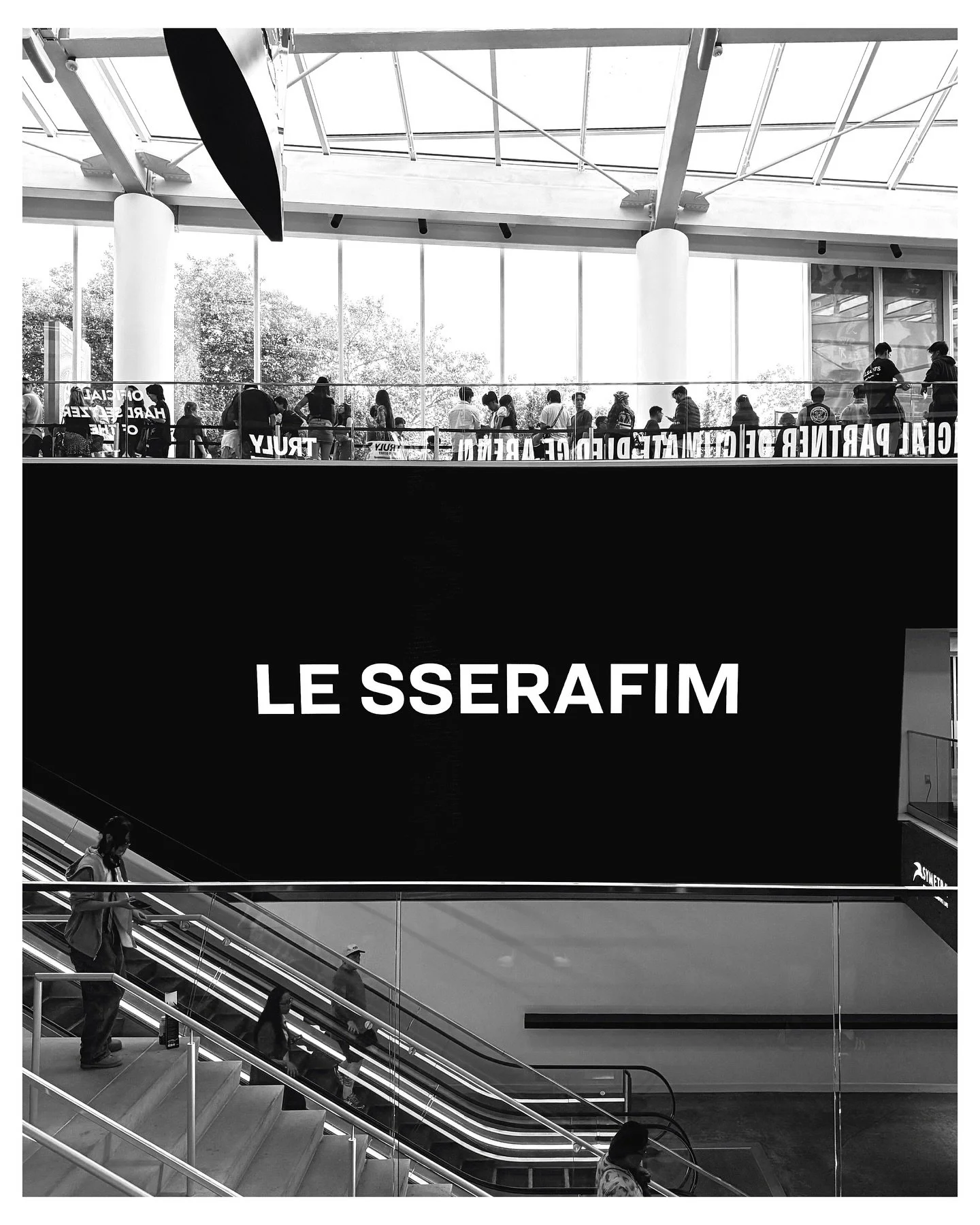 Great show by @le_sserafim tonight in Seattle. 

#LESSERAFIM #LE_SSERAFIM #EASYTOUR2025 #LESSERAFIMSeattle #LESSERAFIMTour #EASYCrazyHot #FEARNOT #KpopConcert #KpopSeattle #KpopTour2025 #KpopFandom #KpopStan #ConcertVibes #LiveMusicLover #SeattleConc