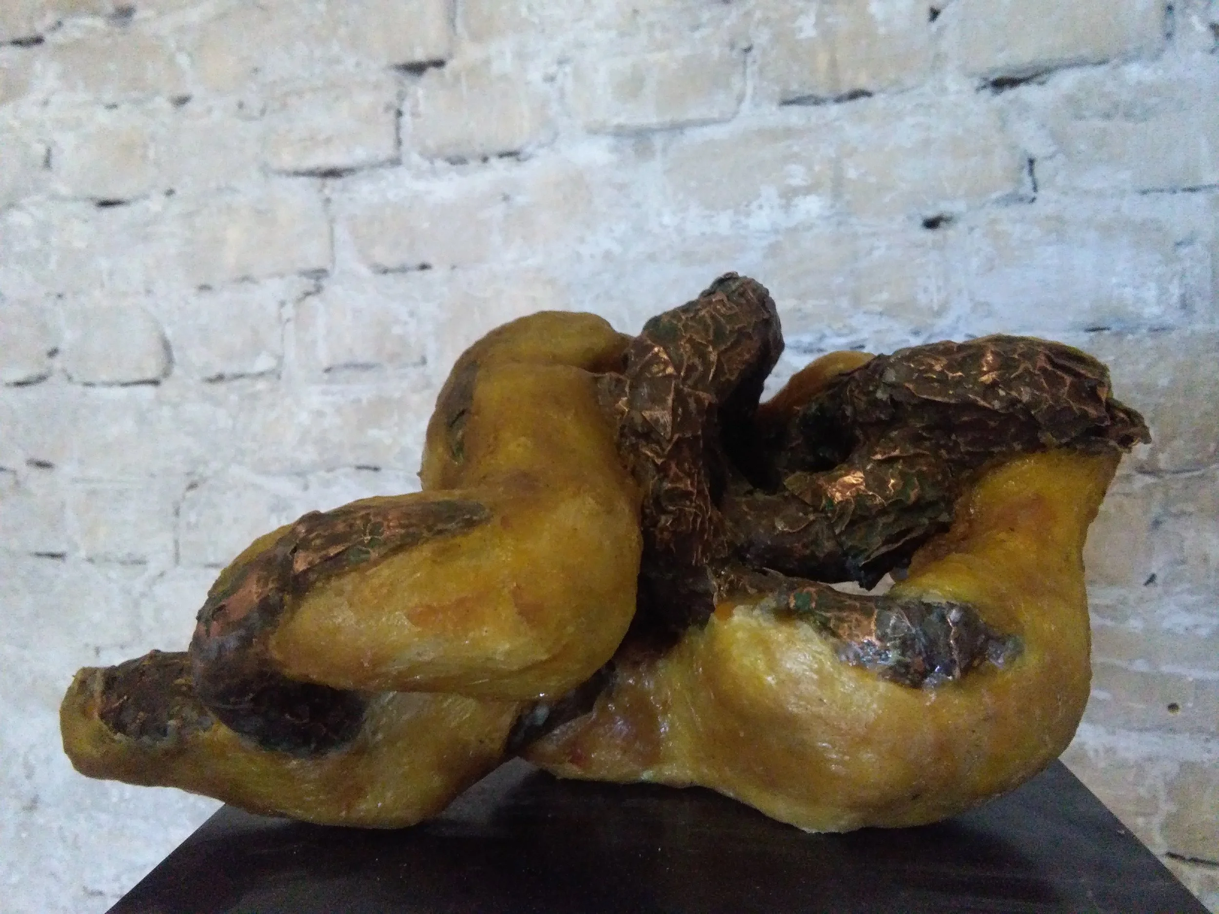 Reclining. h:15xw:27xd:30cm