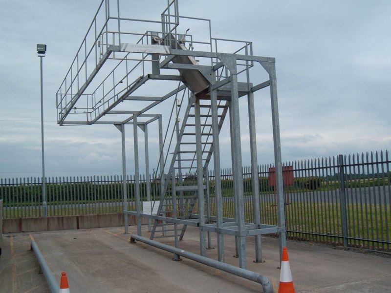 sutton gantry 001.jpg