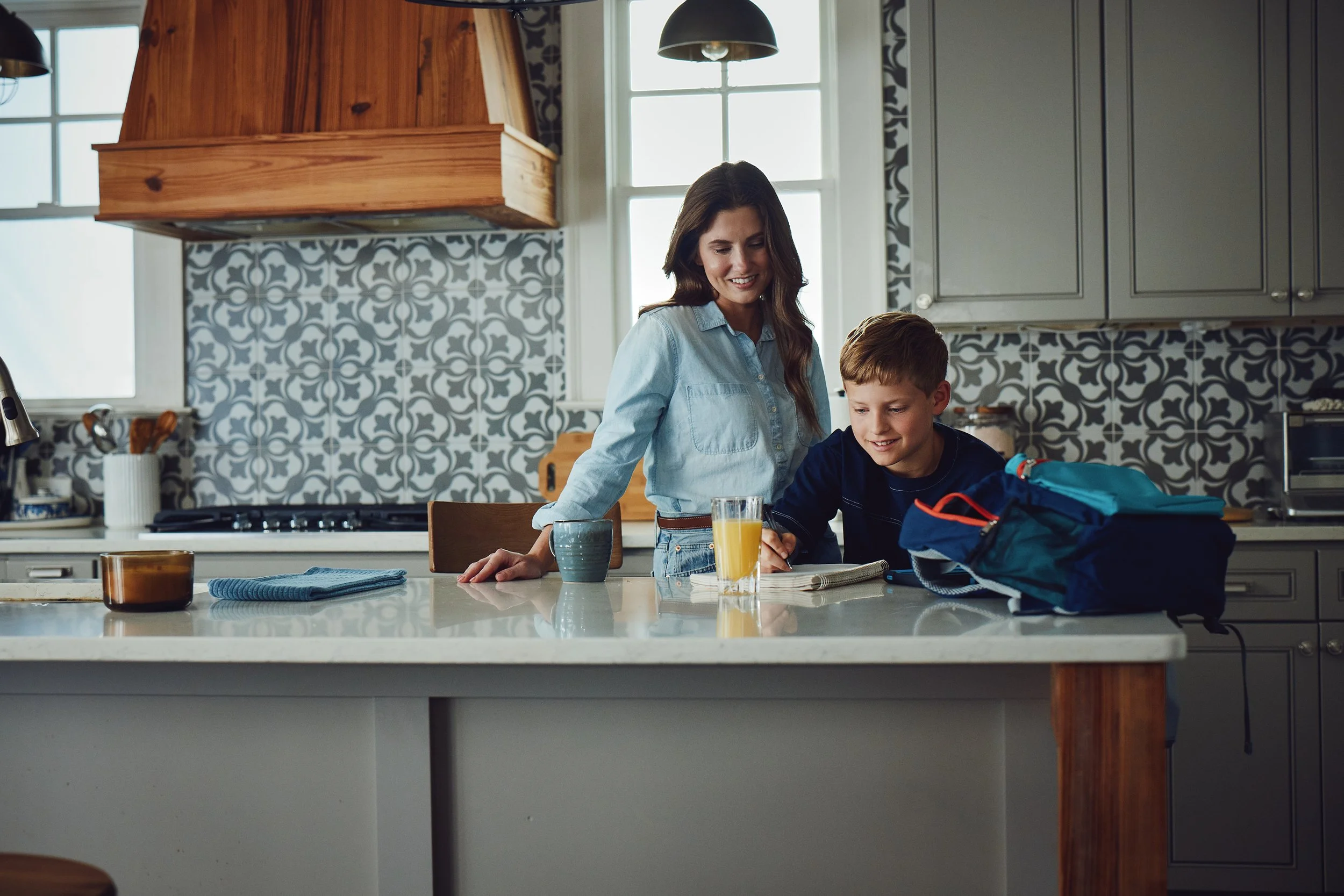 20251027_06_Kitchen_FamilyHomework_02636.jpg