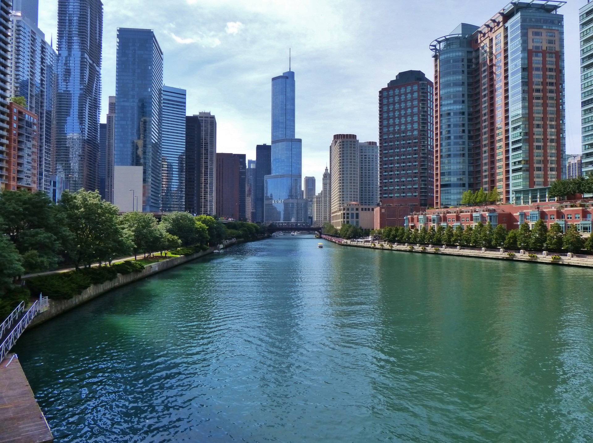 chicago-river.jpg