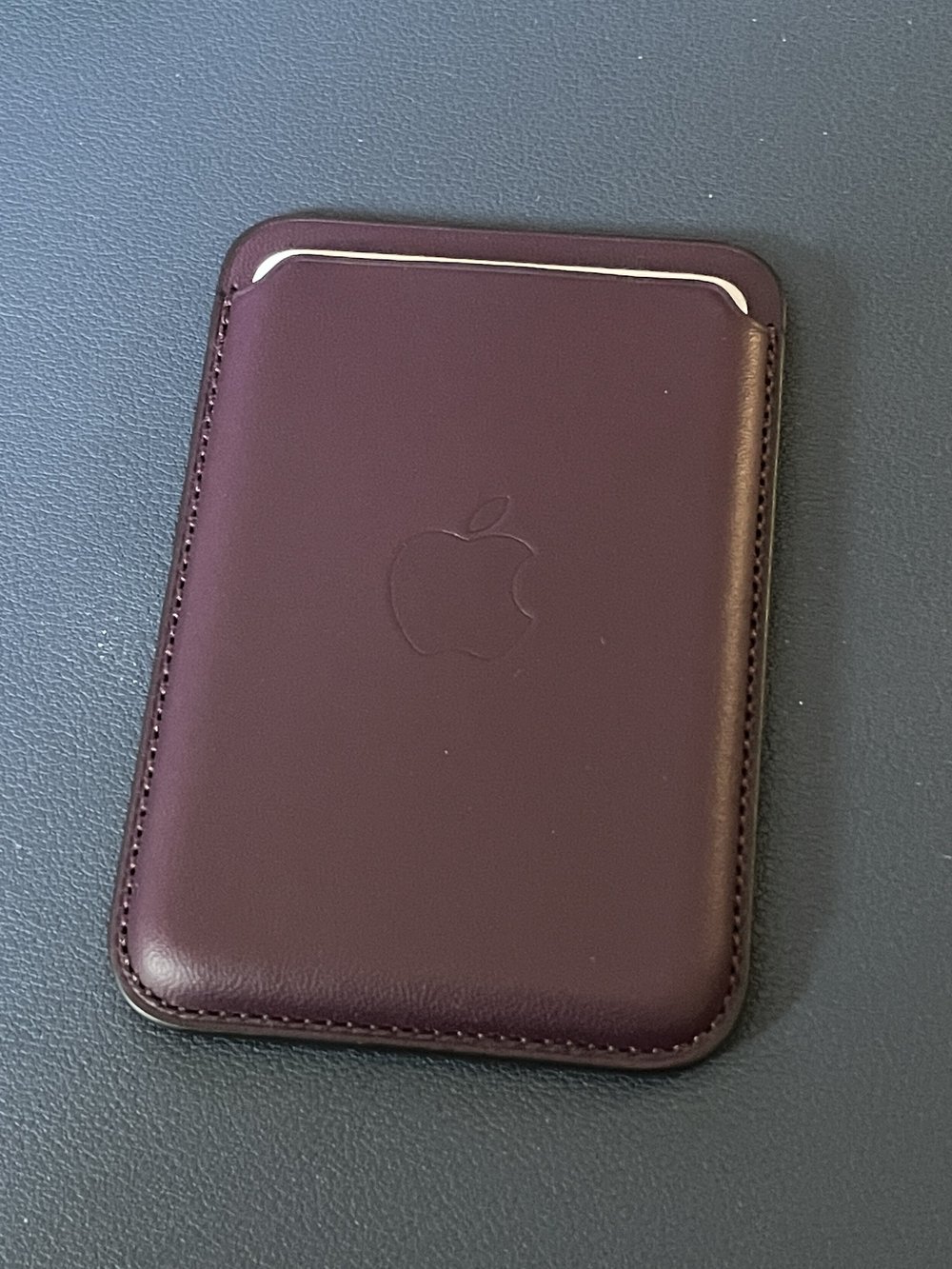 純正品 iPhone Leather Wallet MagSafe対応 ブラウン Apple Leather Wallet with MagSafe for iPhone, MHLT3ZM/A - Saddle Brown iPhoneアクセサリー