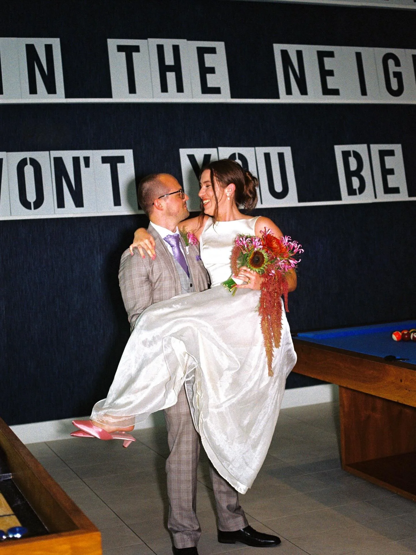 What&rsquo;s better than a big &amp; bold backdrop for your wedding day!?