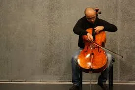 Moment à l’extrêmement... for cello and electronics • Cellist Filipe Quaresma 