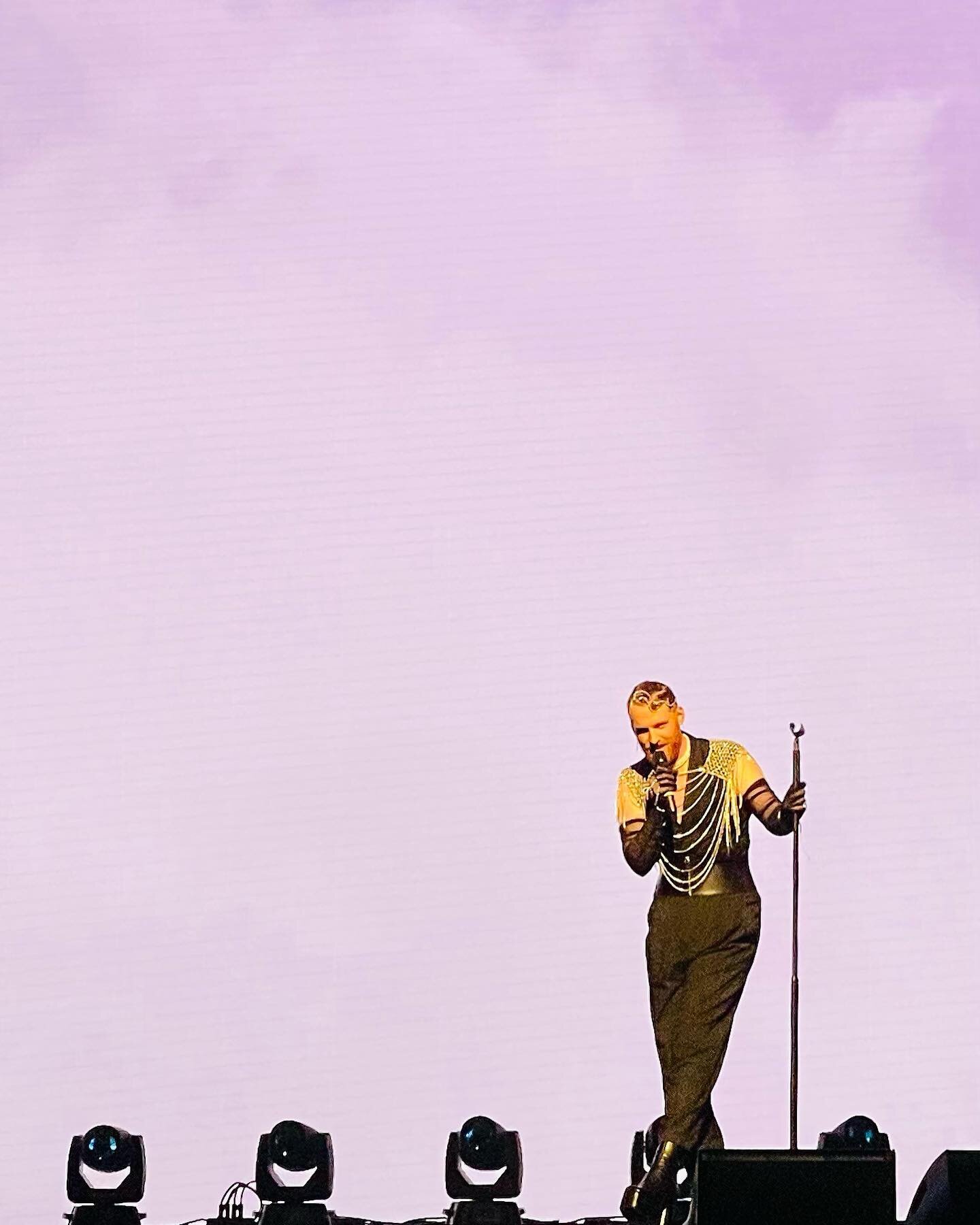 1 week ago since I sang at London&rsquo;s West End 🥹
.
.
#pridesgottalent #adelphitheatre #pridemonth #prideinlondon @prideinlondon
📸 : @wonderful.electric