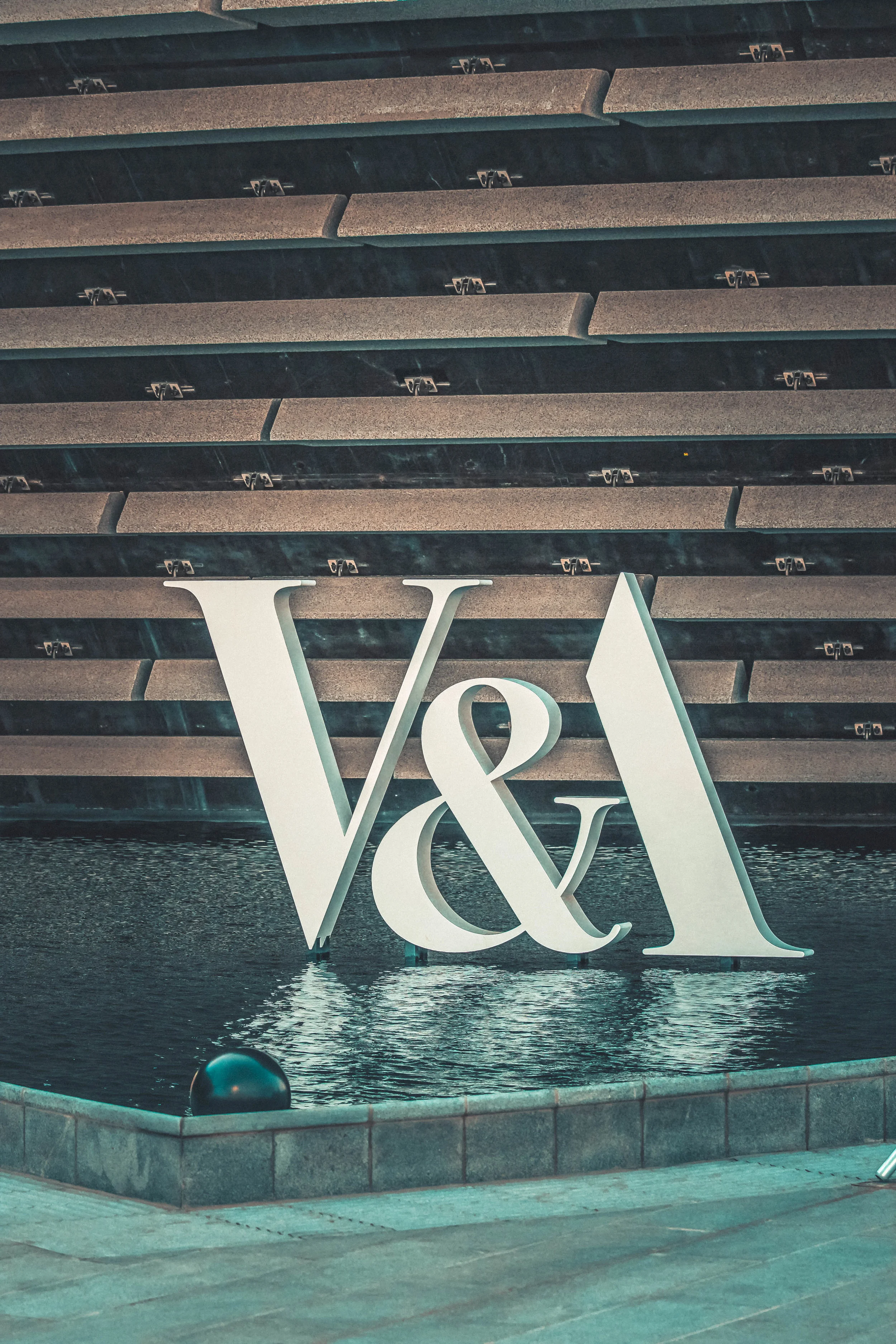 V&A 1.jpg