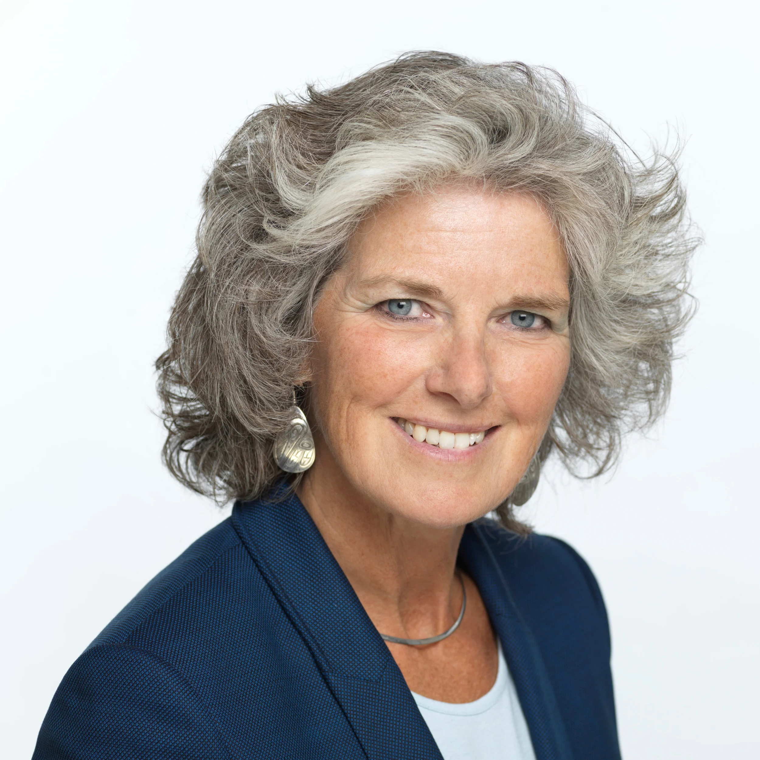 Eva+Friesen+headshot.jpg