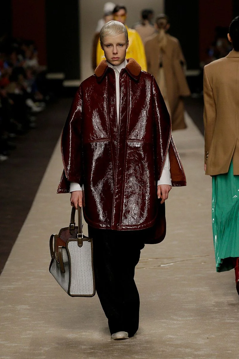 fendi-woman-fallwinter-19-20-look-16_s1.jpg