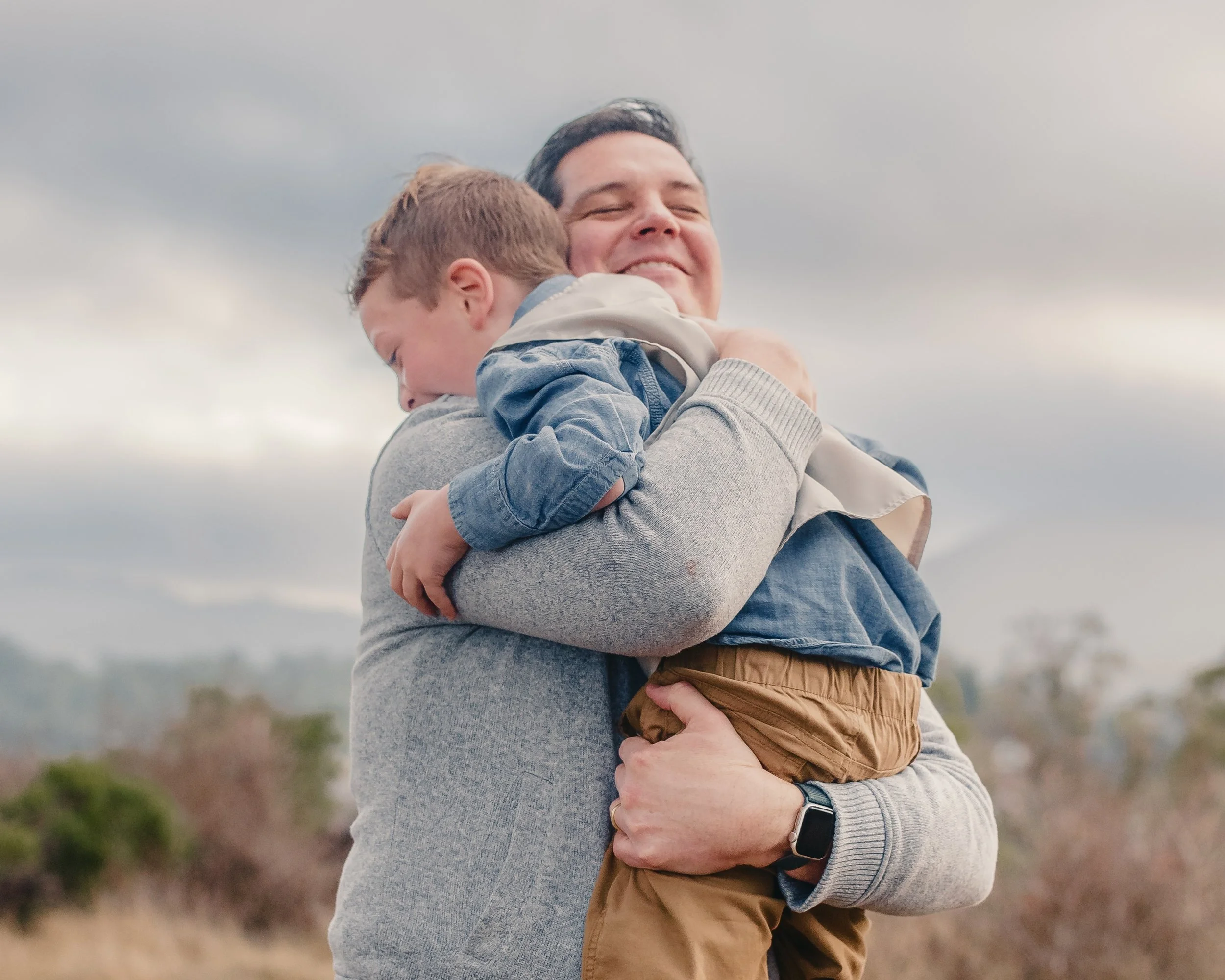 How to Get Your Kids to Actually Cooperate During Family Photos (Without Bribes or Threats)