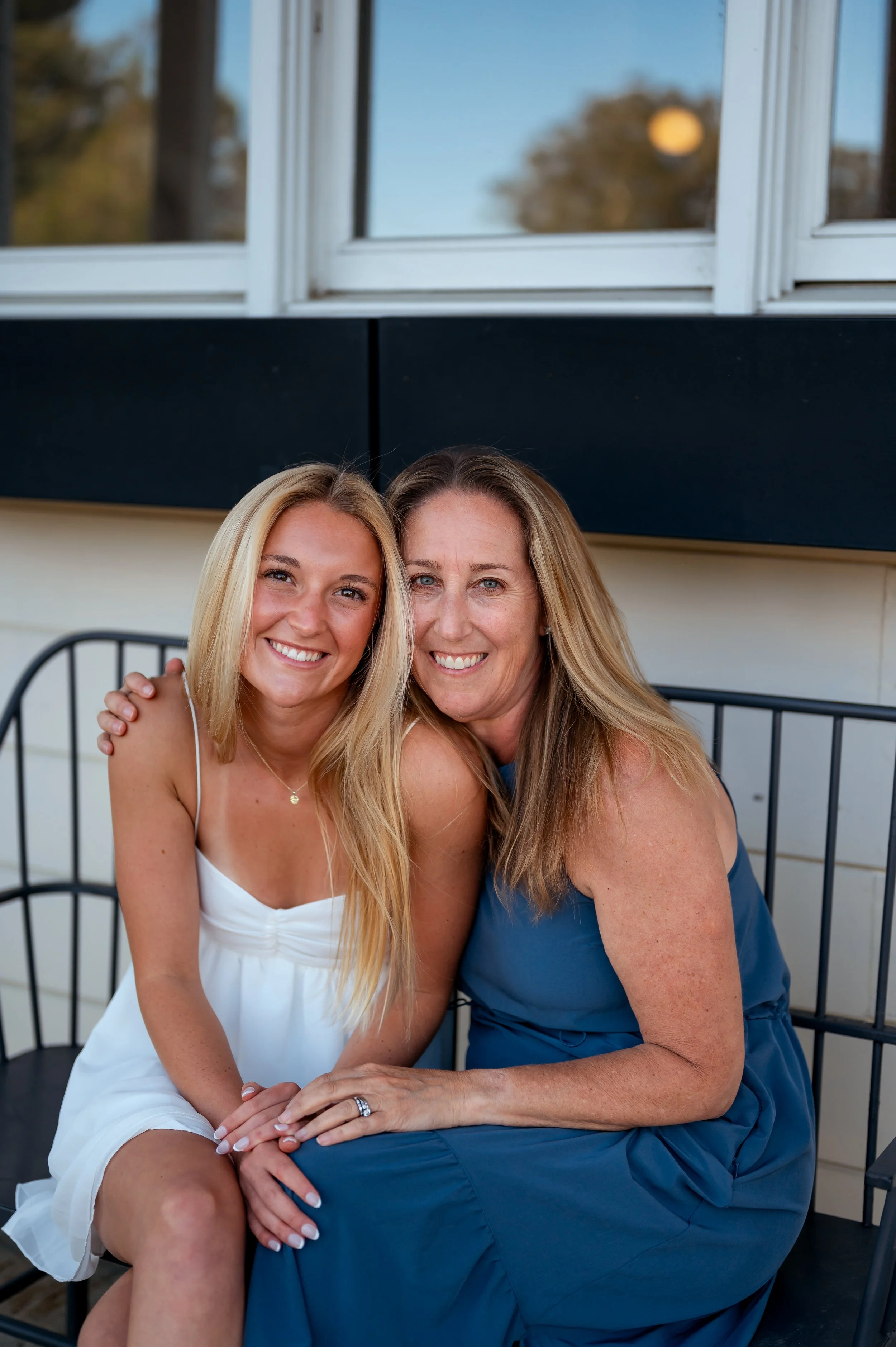 Mom posing with her senior. Marin County senior photographer Tracey Osterman